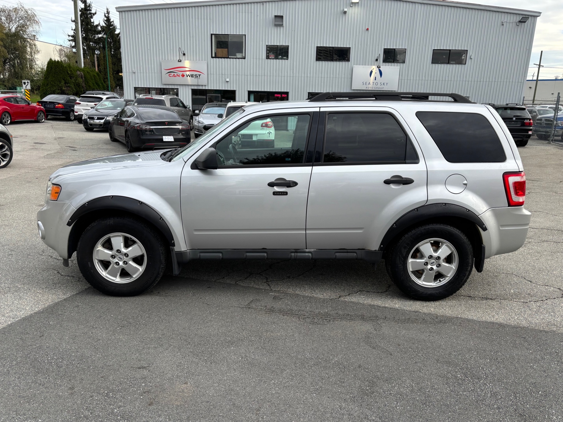/canwestautoinc/2011-Ford-Escape-04211717220629696.jpg
