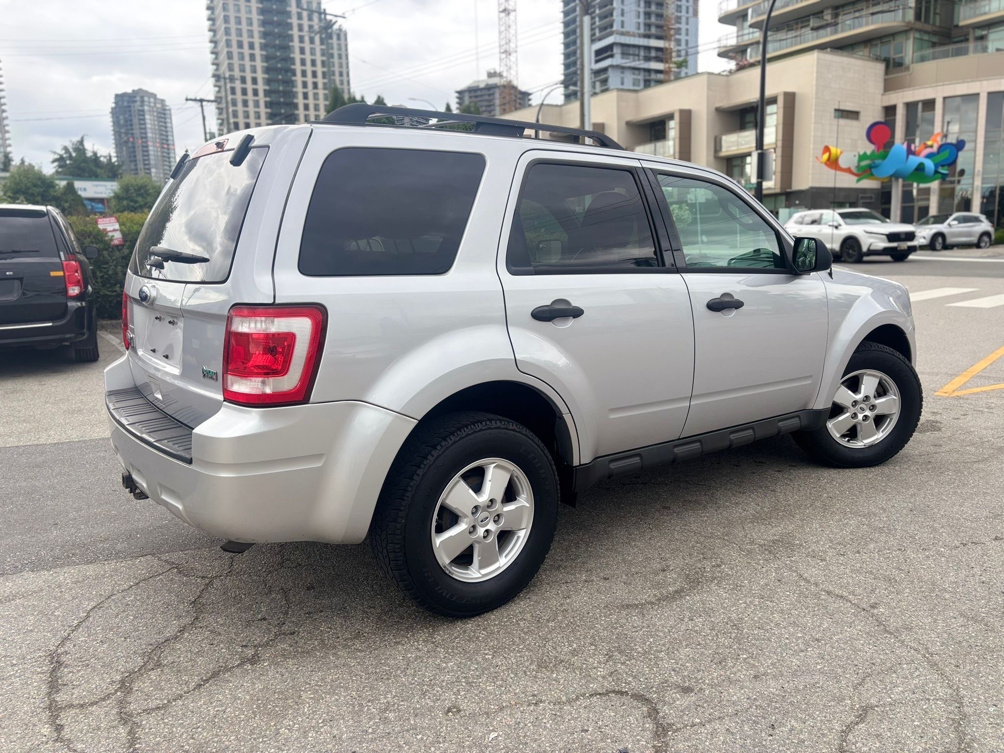 /canwestautoinc/2011-Ford-Escape-0845484137297916.jpg
