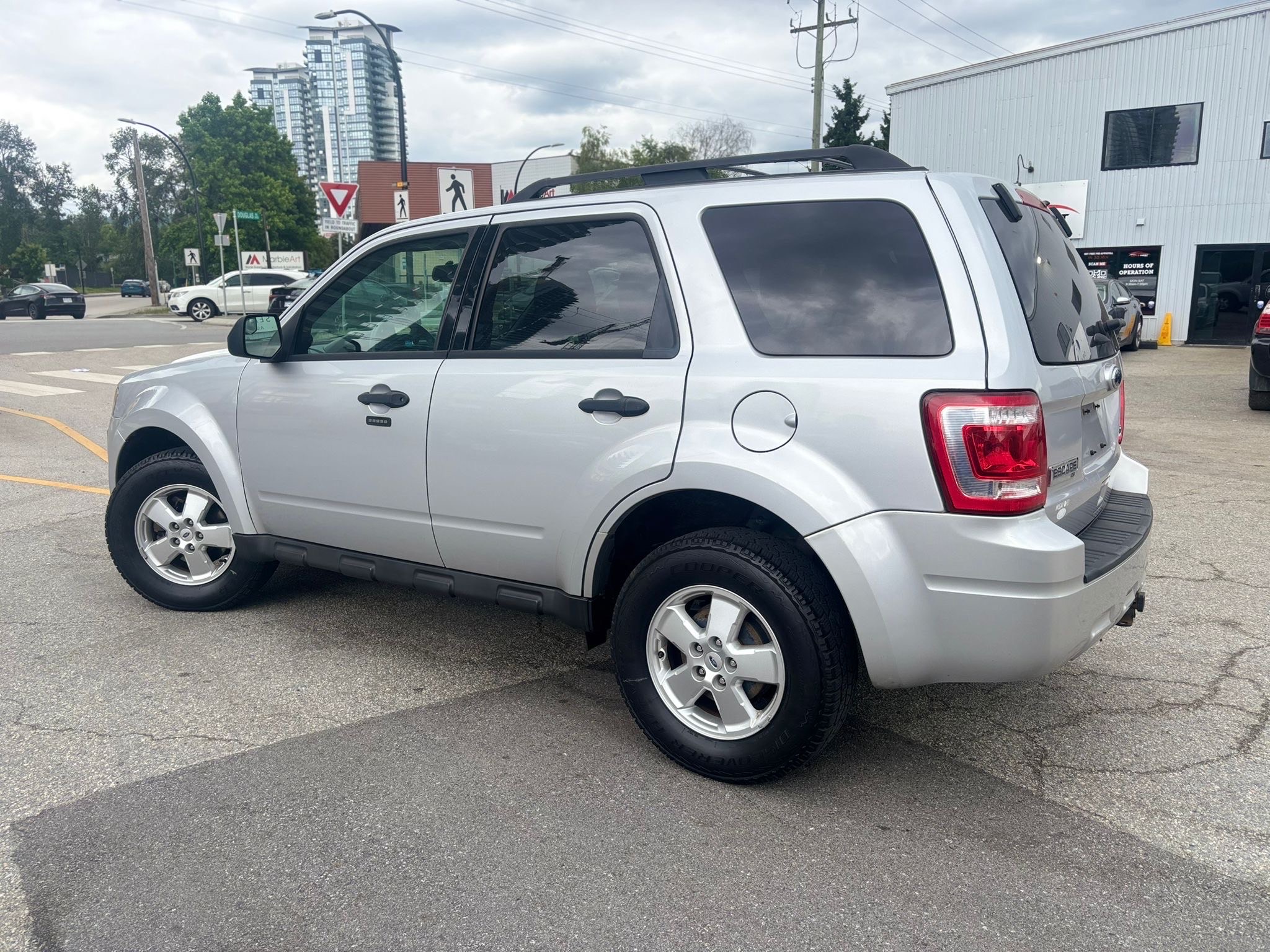 /canwestautoinc/2011-Ford-Escape-17020203983749949.jpg