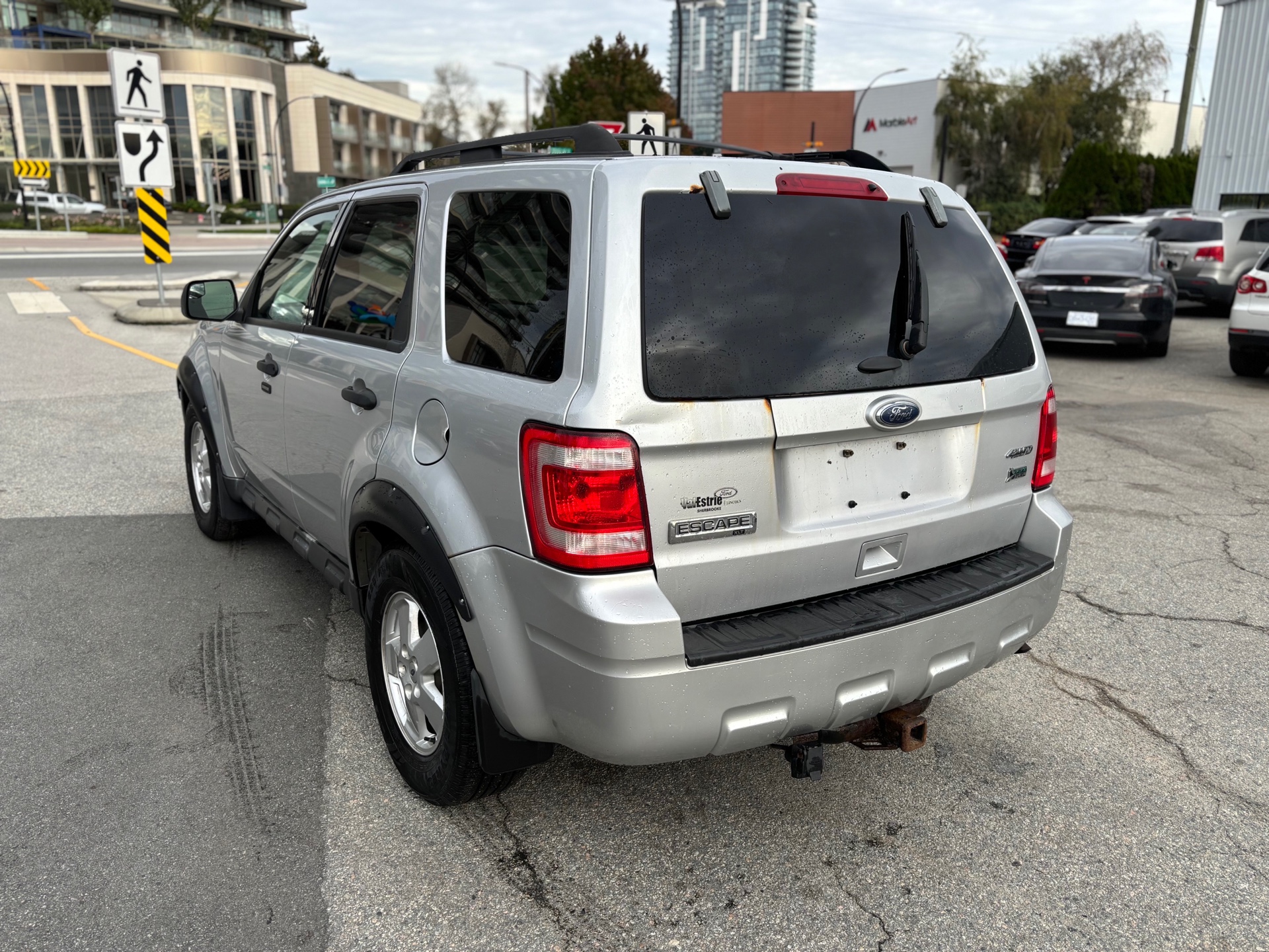 /canwestautoinc/2011-Ford-Escape-5309836666104657.jpg