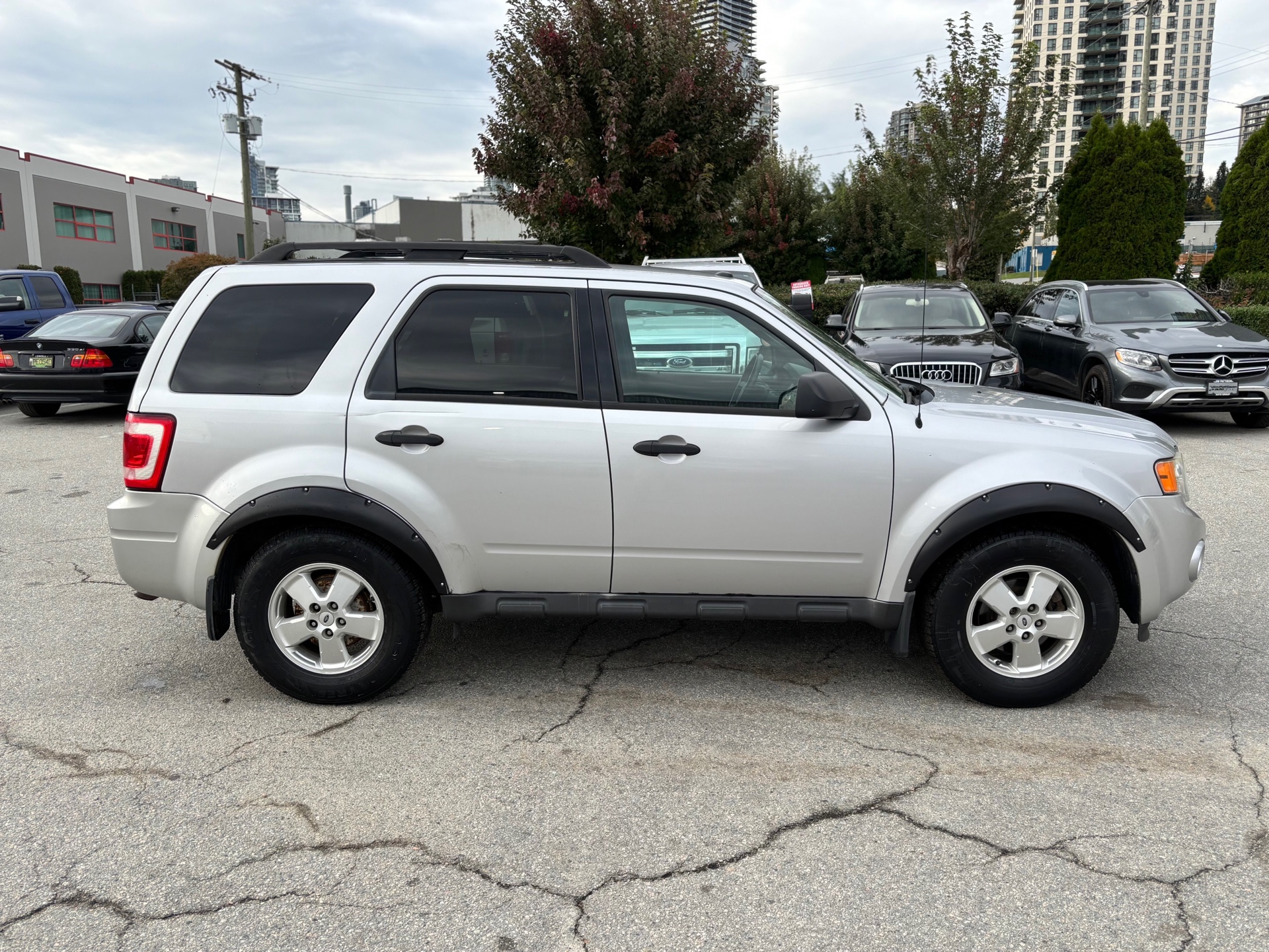 /canwestautoinc/2011-Ford-Escape-6098004125742036.jpg