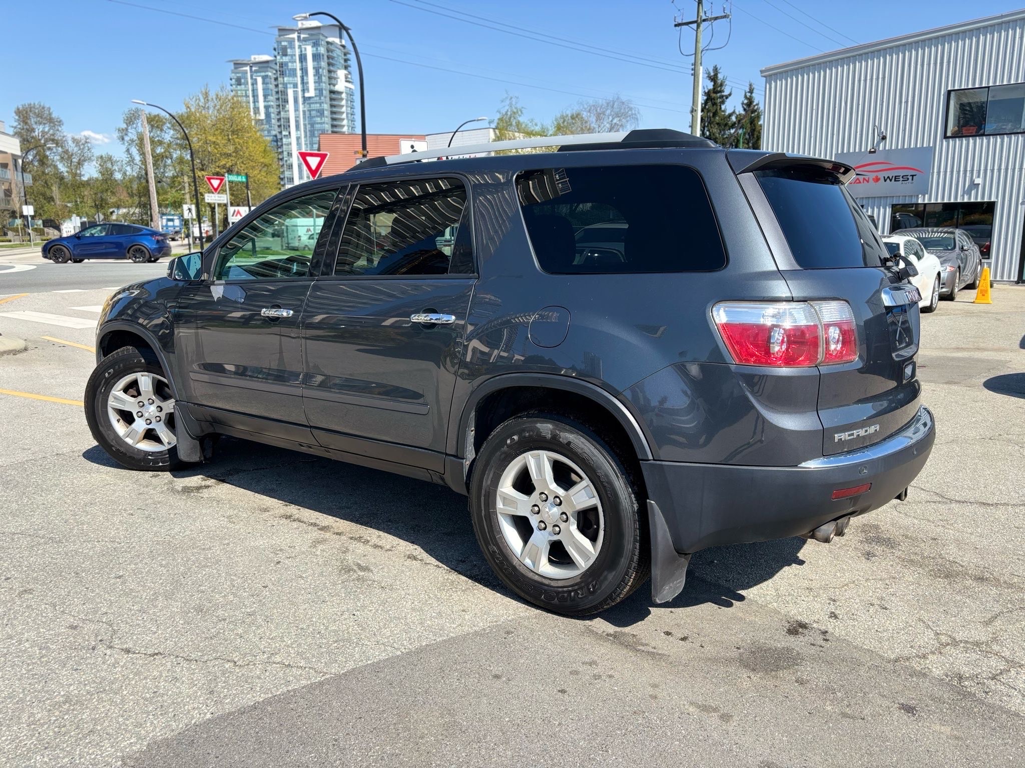 /canwestautoinc/2011-GMC-Acadia-5378271313324945.jpg