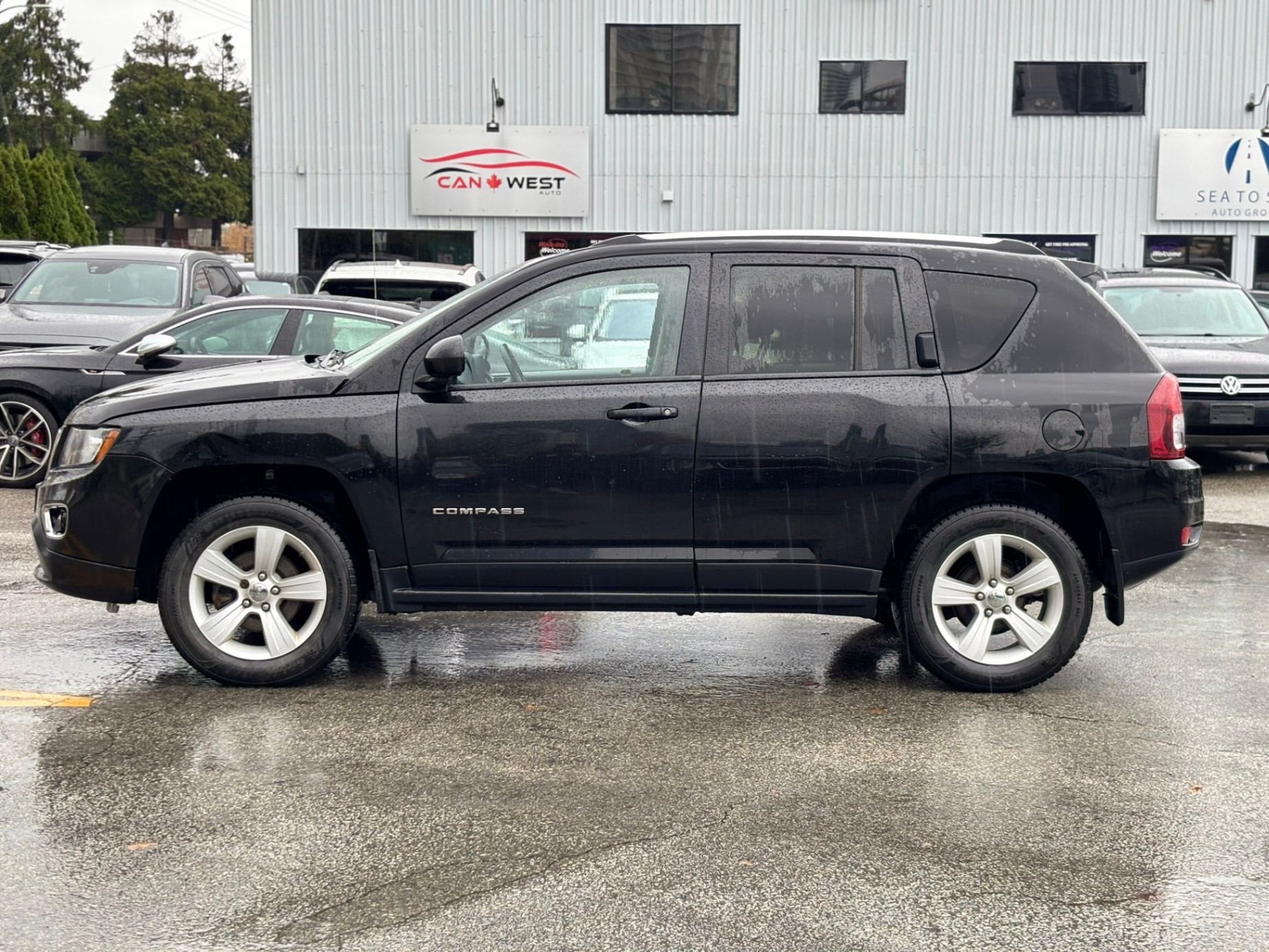 /canwestautoinc/2011-Jeep-Compass-18039234288448114.jpg