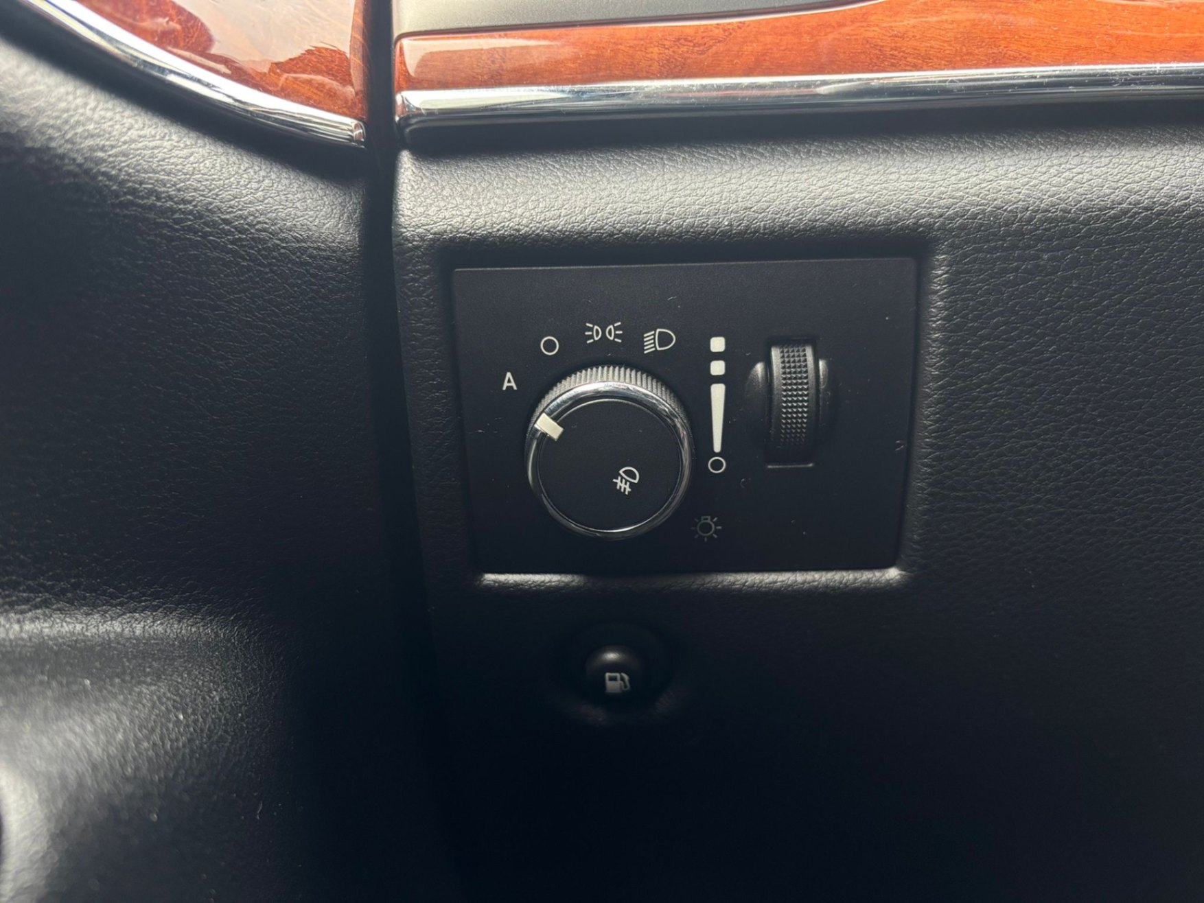 /canwestautoinc/2011-Jeep-GrandCherokee-17965542039054339.jpg