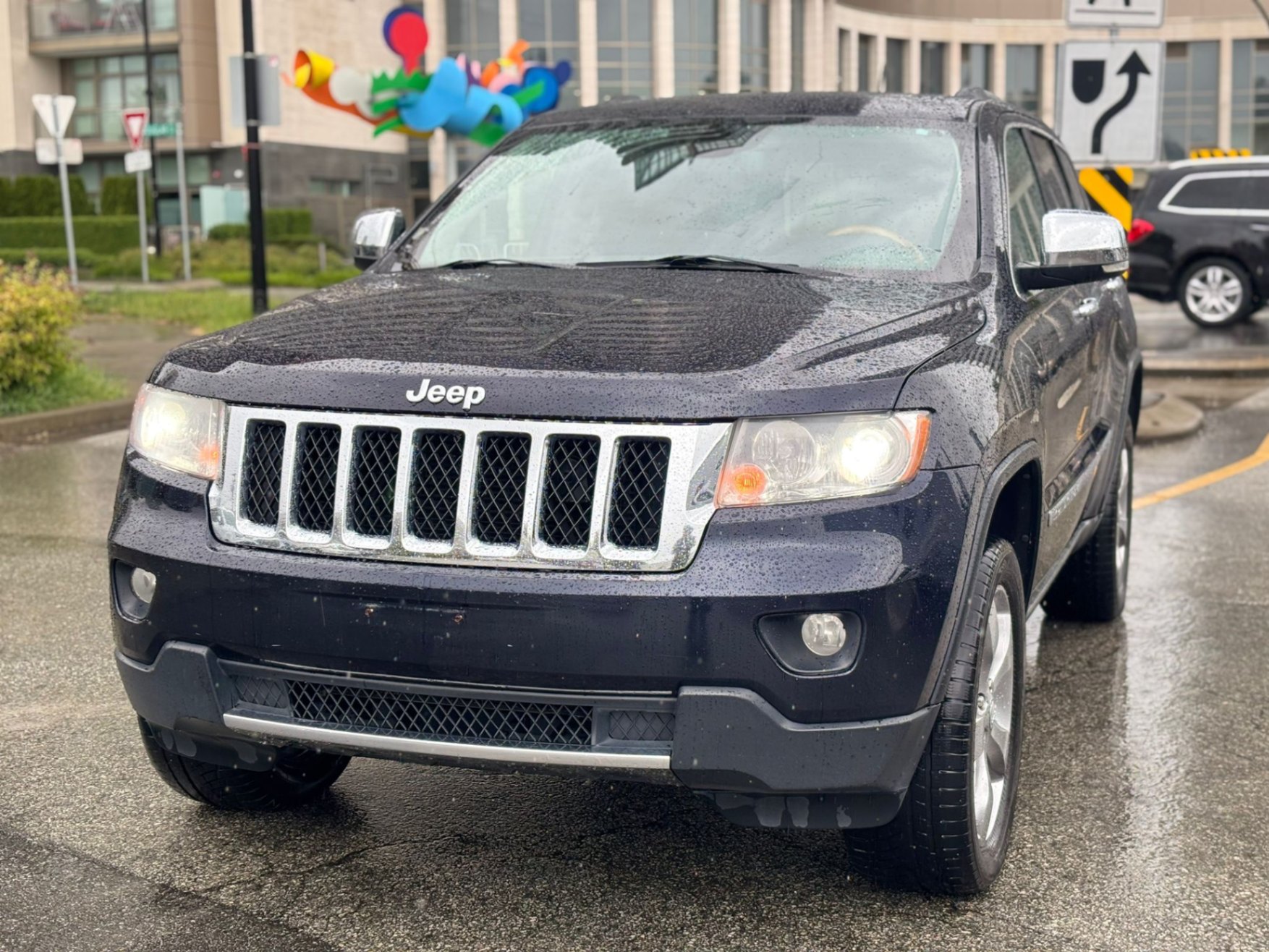 /canwestautoinc/2011-Jeep-GrandCherokee-18999531109431755.jpg