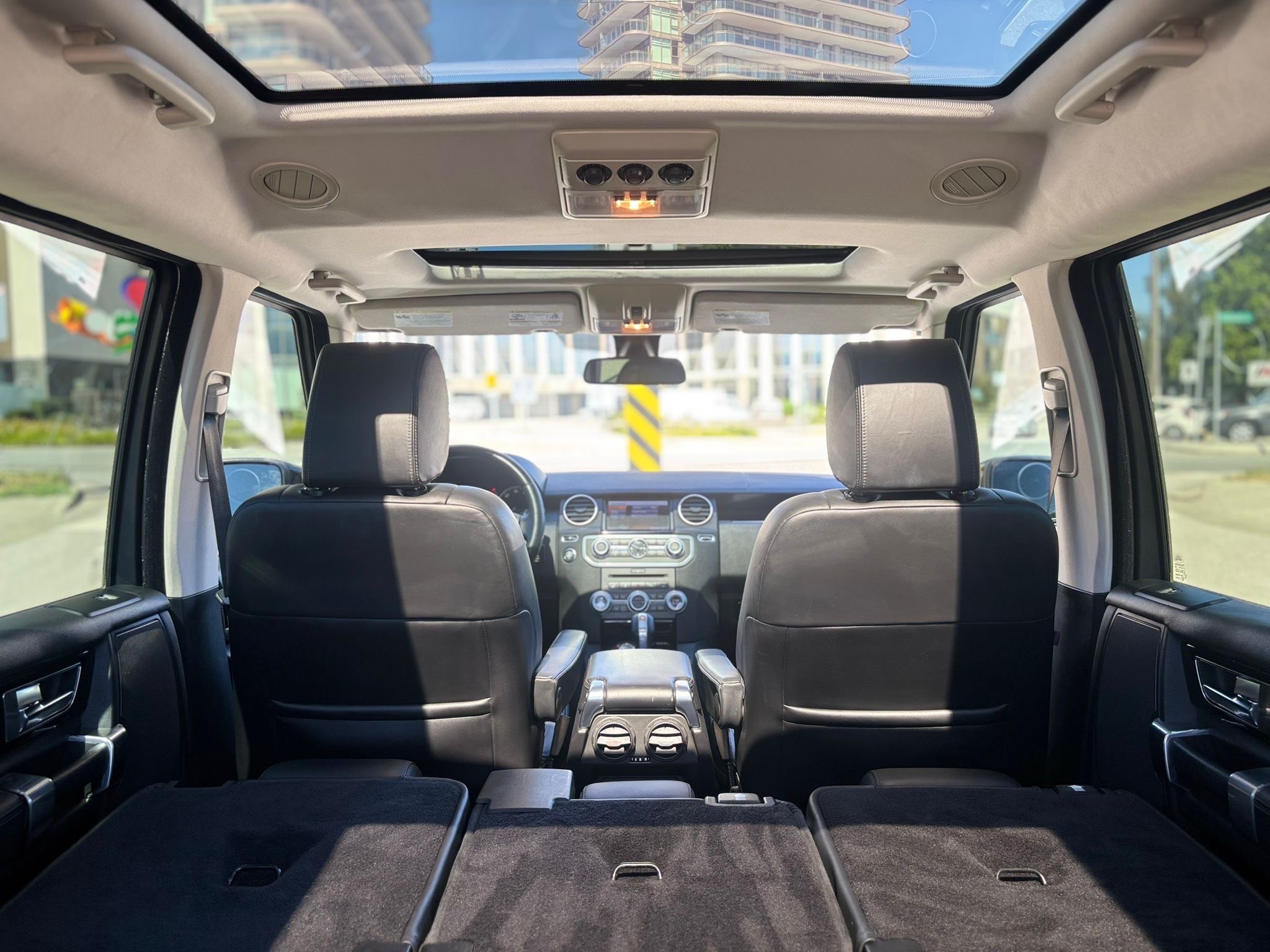 /canwestautoinc/2011-LandRover-LR4-014632064502406061.jpg
