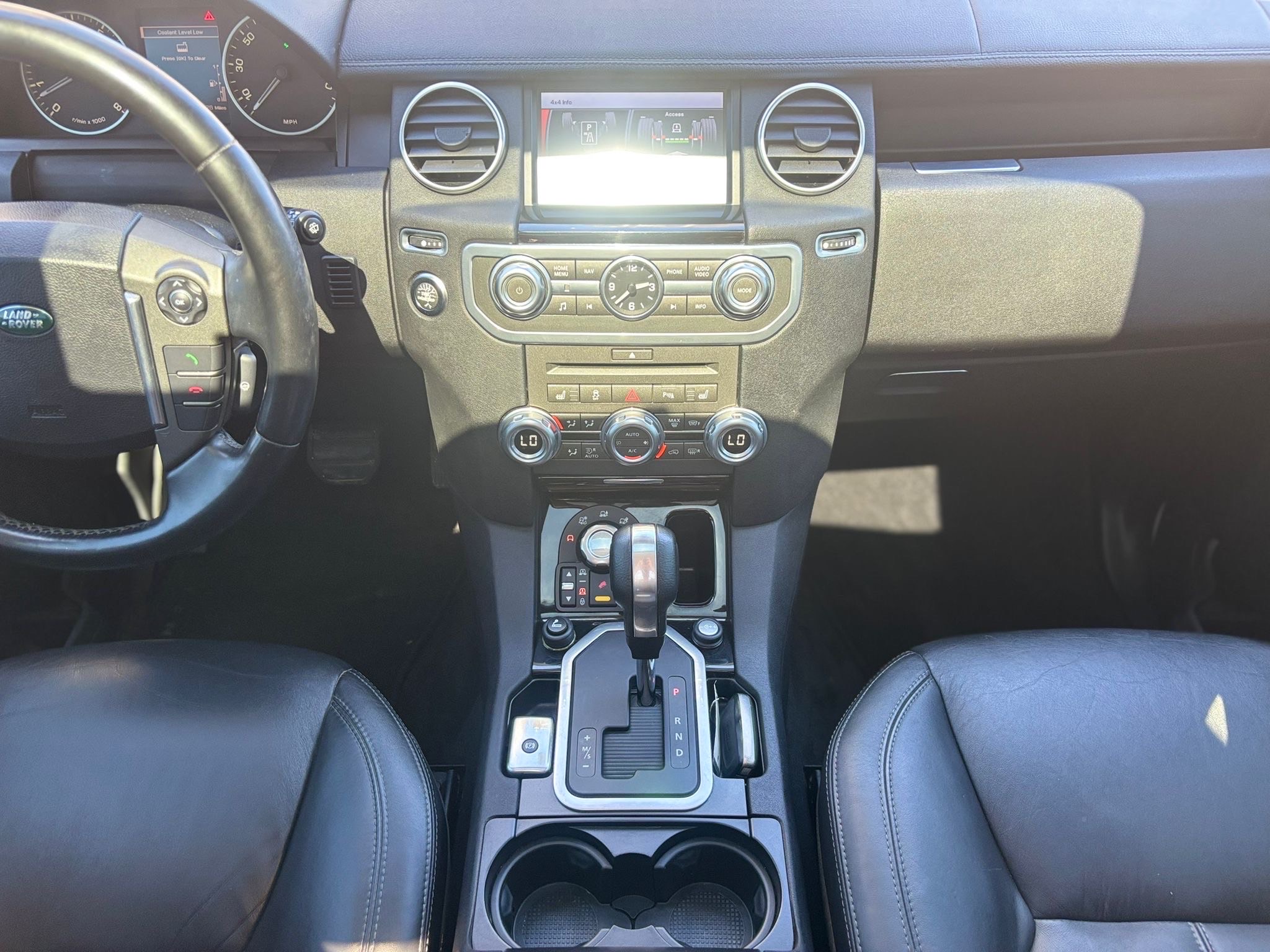 /canwestautoinc/2011-LandRover-LR4-31884694902342714.jpg