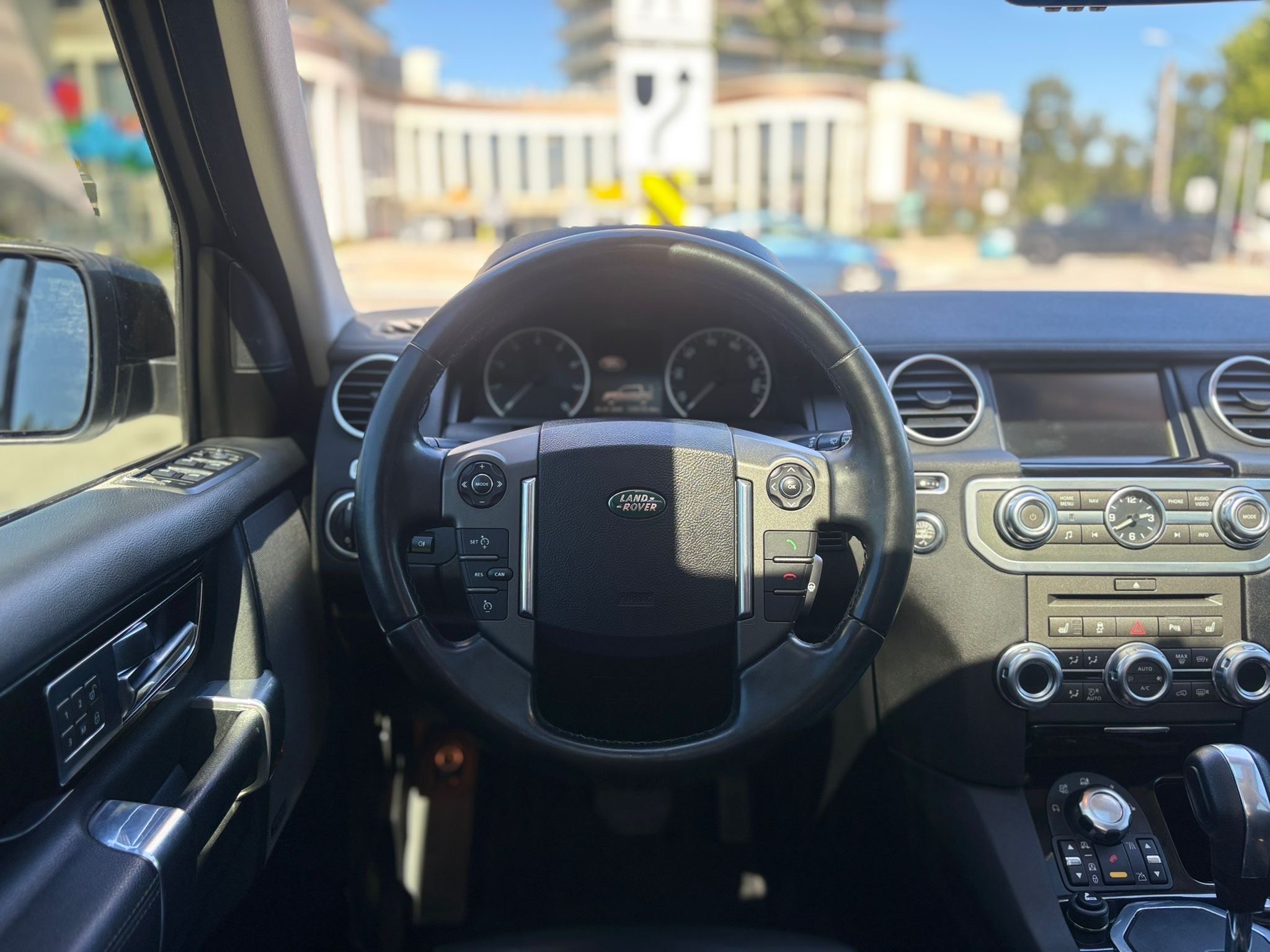 /canwestautoinc/2011-LandRover-LR4-6170325710402327.jpg