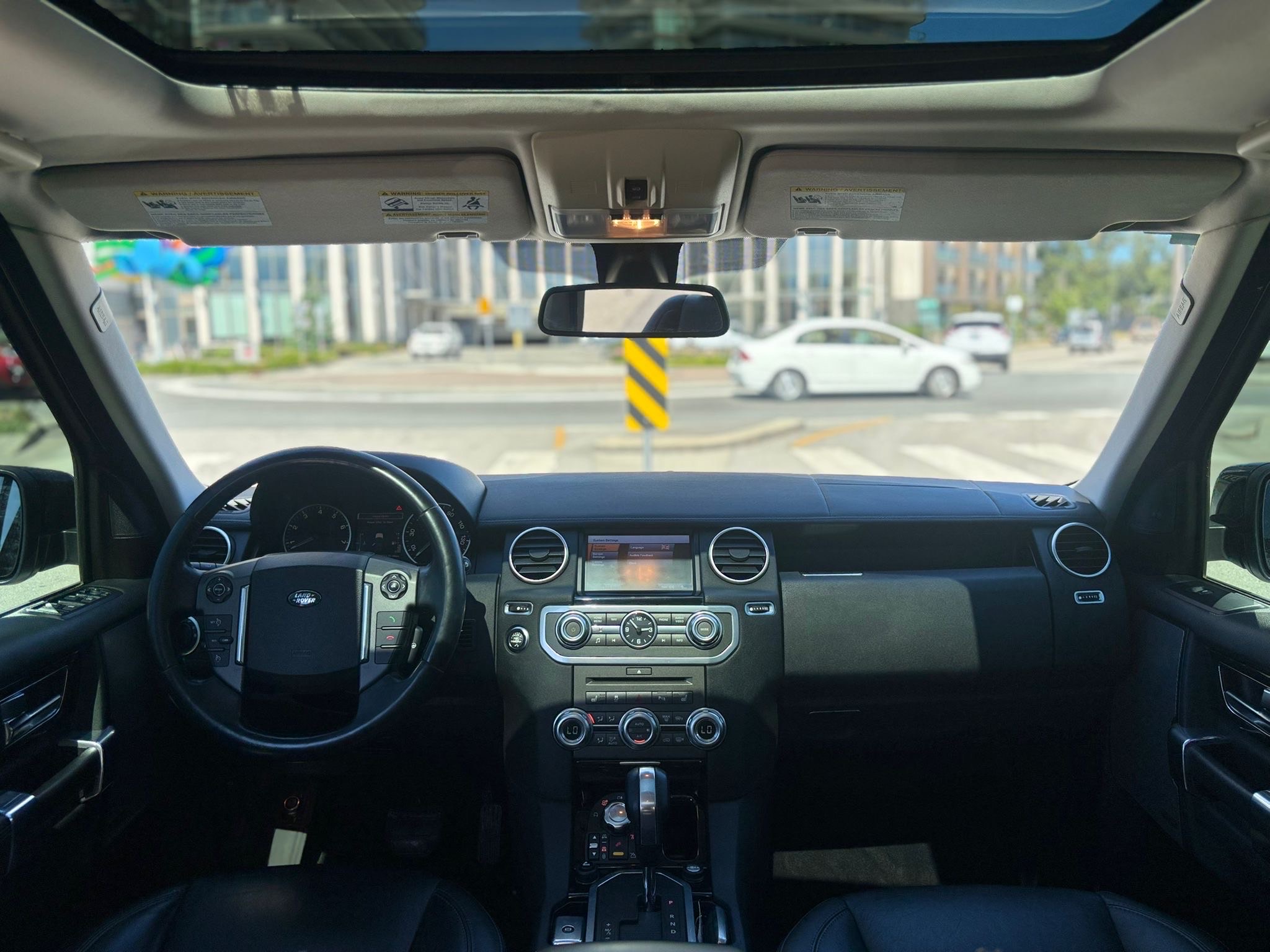 /canwestautoinc/2011-LandRover-LR4-6671501135726763.jpg