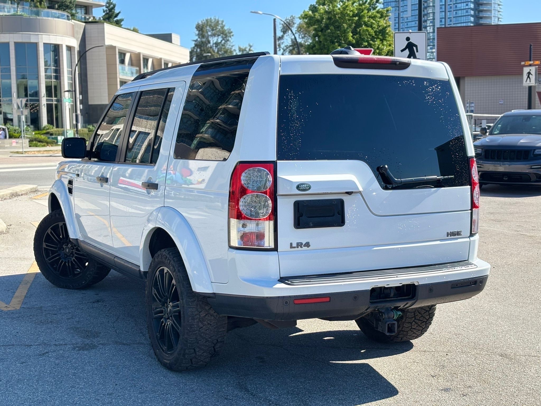 /canwestautoinc/2011-LandRover-LR4-8258320898171867.jpg