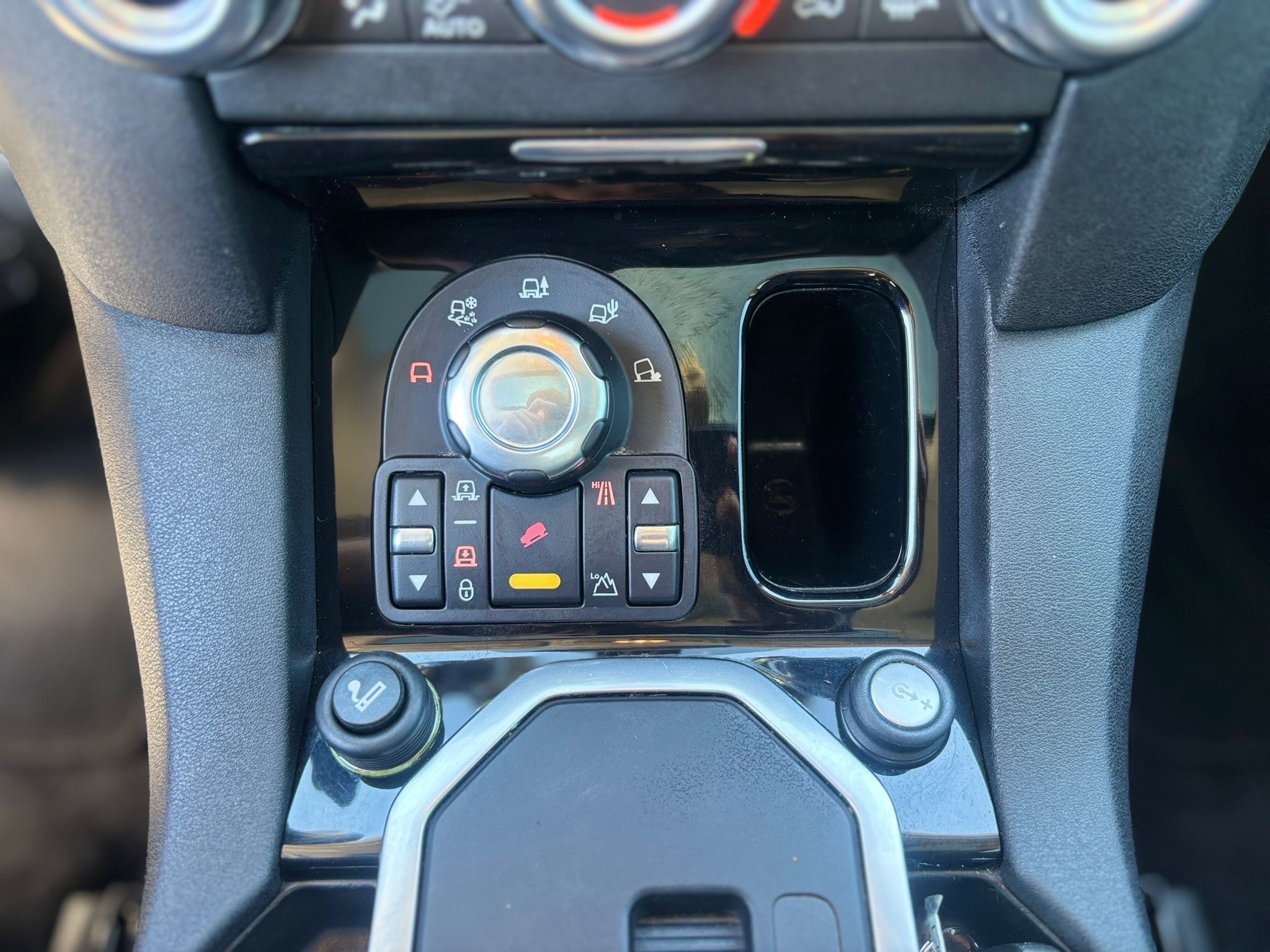 /canwestautoinc/2011-LandRover-LR4-9103381145056664.jpg