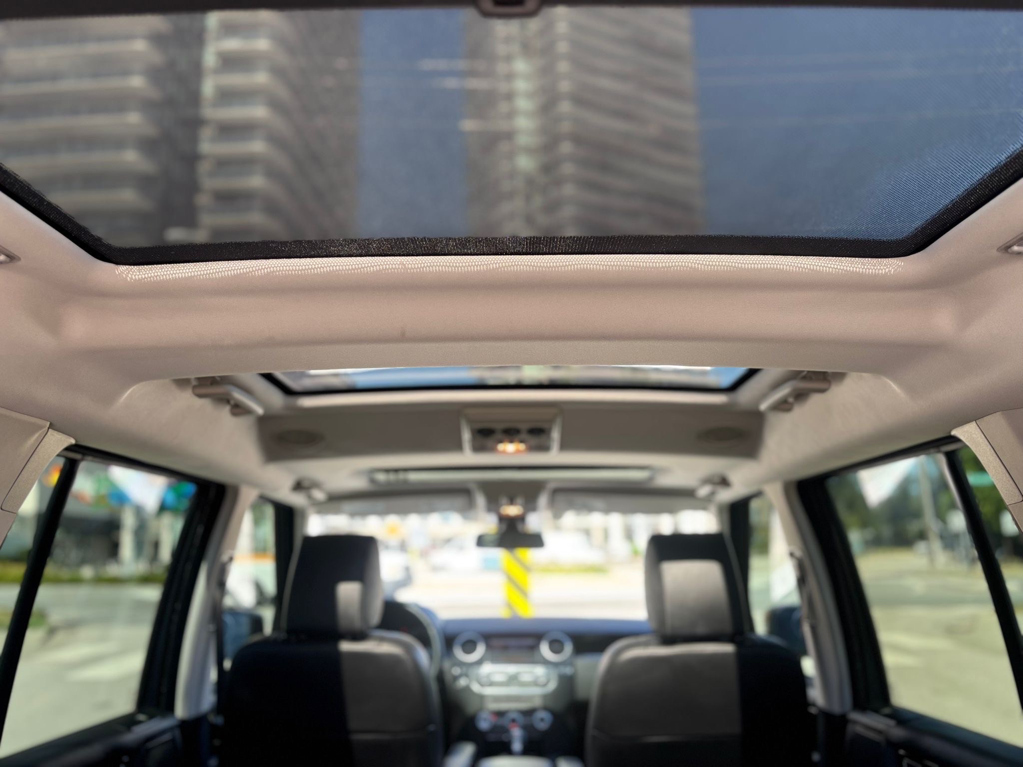 /canwestautoinc/2011-LandRover-LR4-9428950642429783.jpg