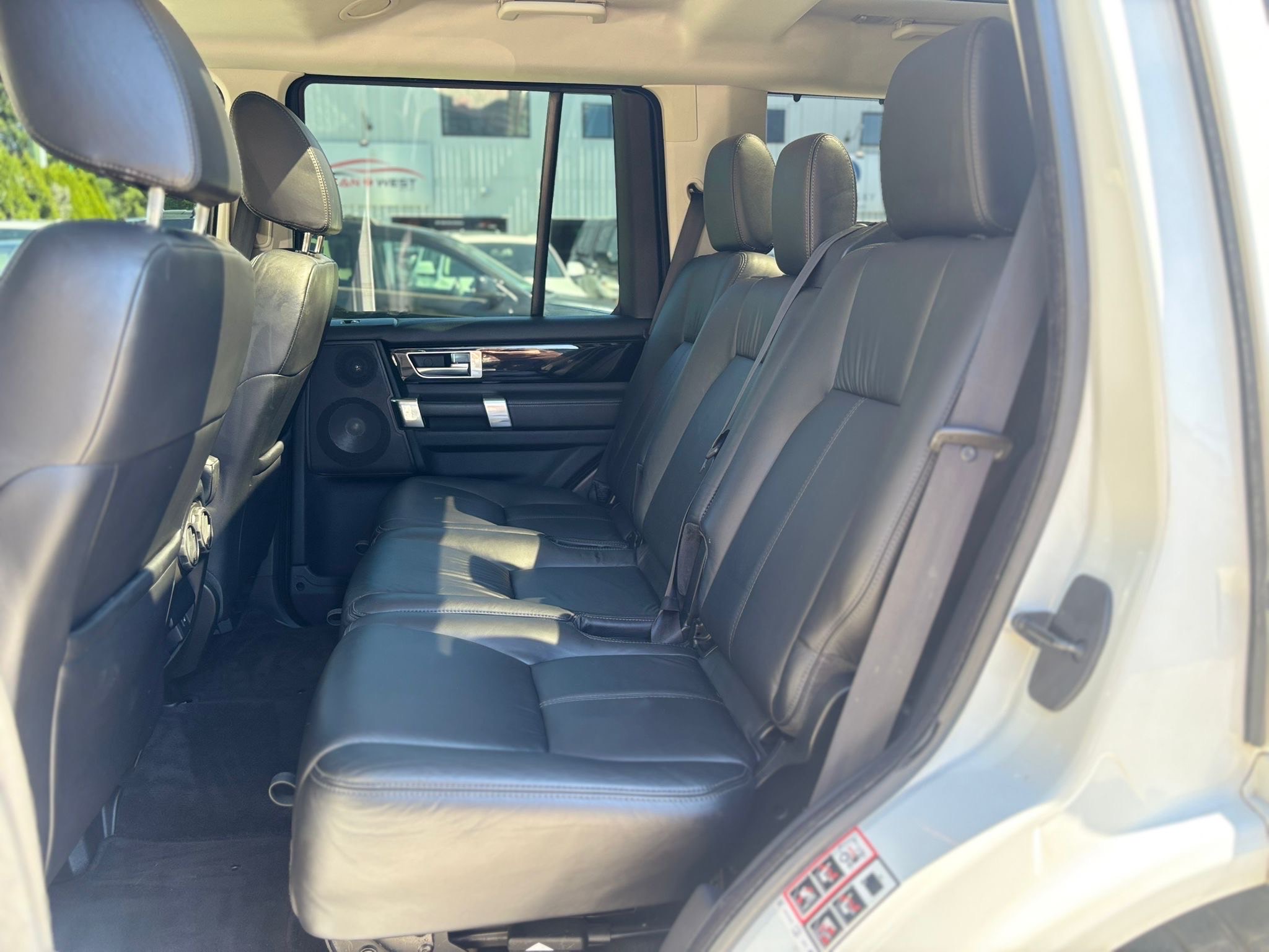 /canwestautoinc/2011-LandRover-LR4-9462968860818921.jpg