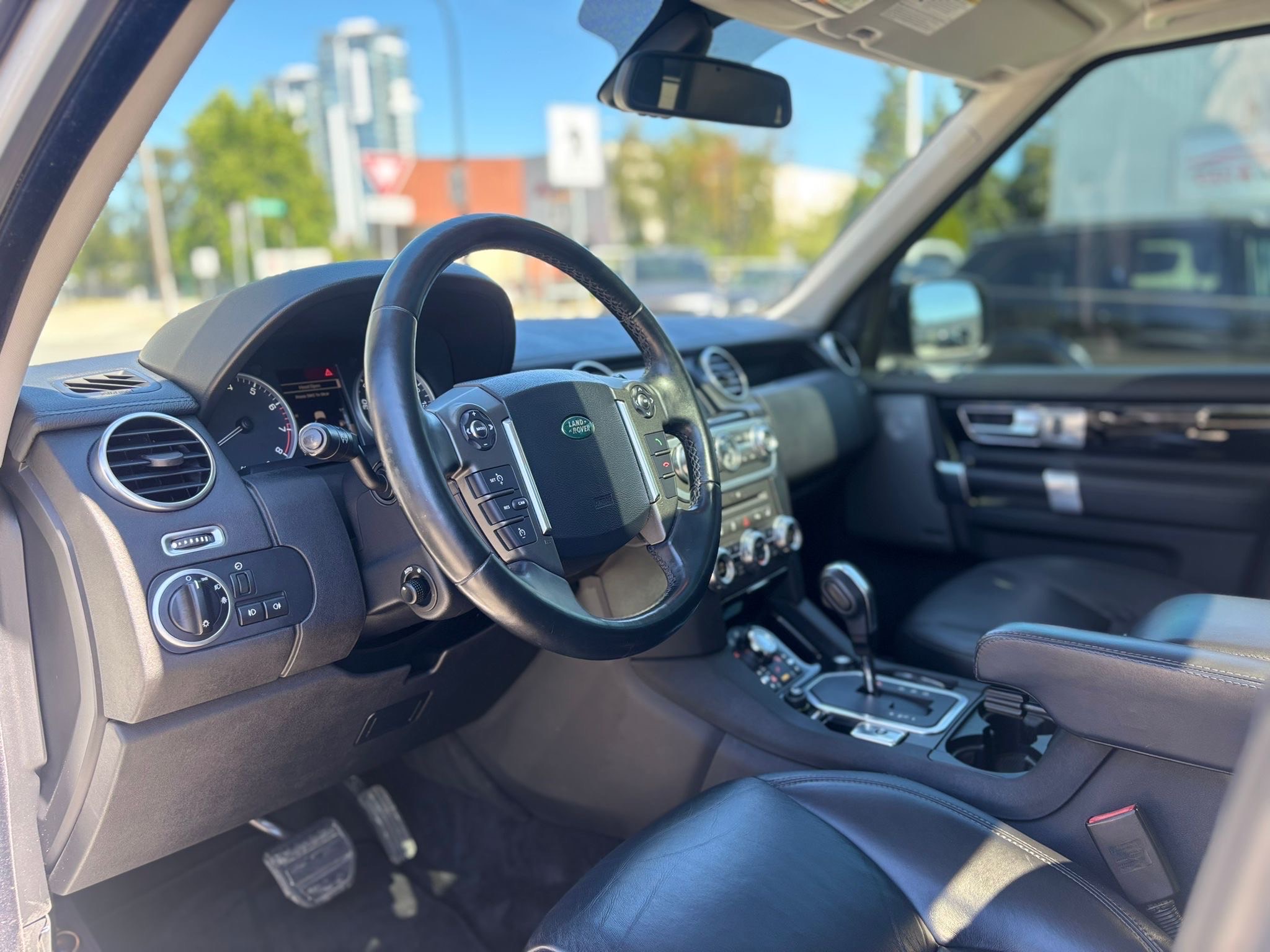/canwestautoinc/2011-LandRover-LR4-9556315074570538.jpg