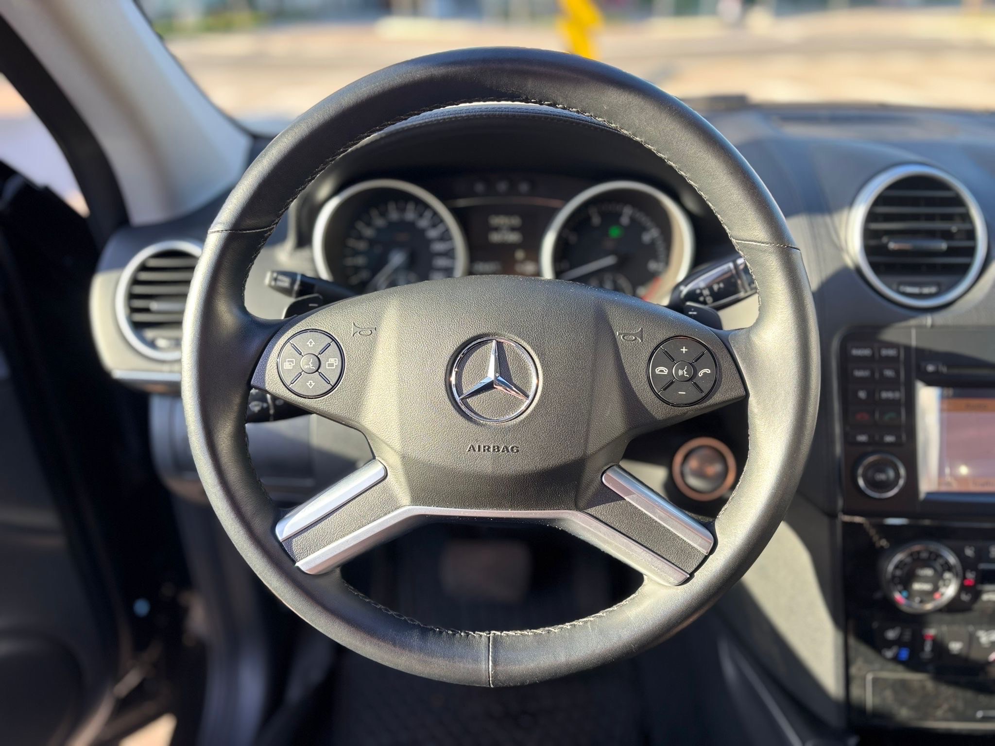 /canwestautoinc/2011-Mercedes-Benz-M-Class-030322354976113353.jpg