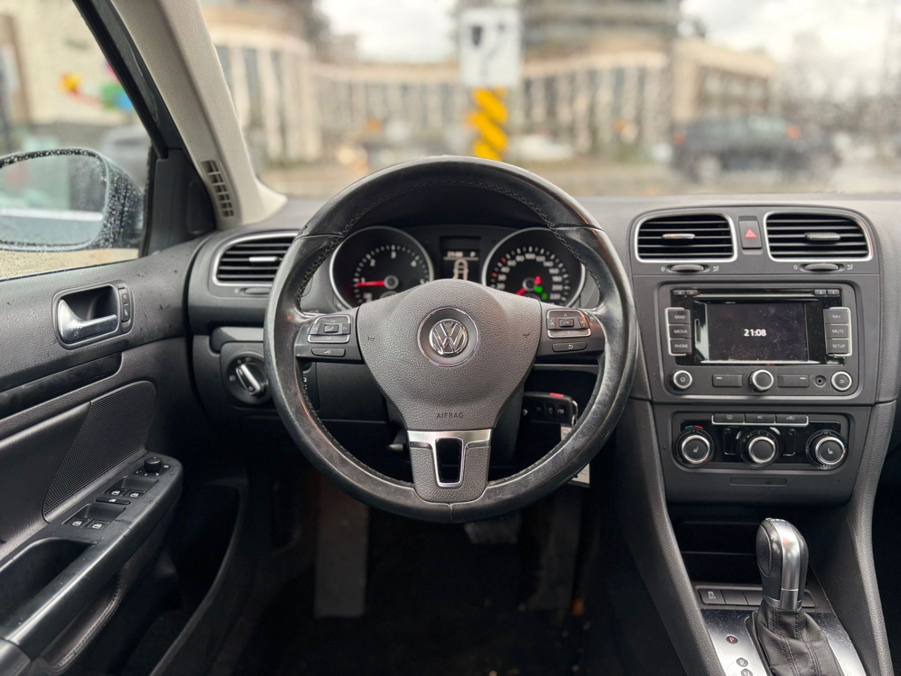 /canwestautoinc/2011-Volkswagen-Golf-5255916838146293.jpg