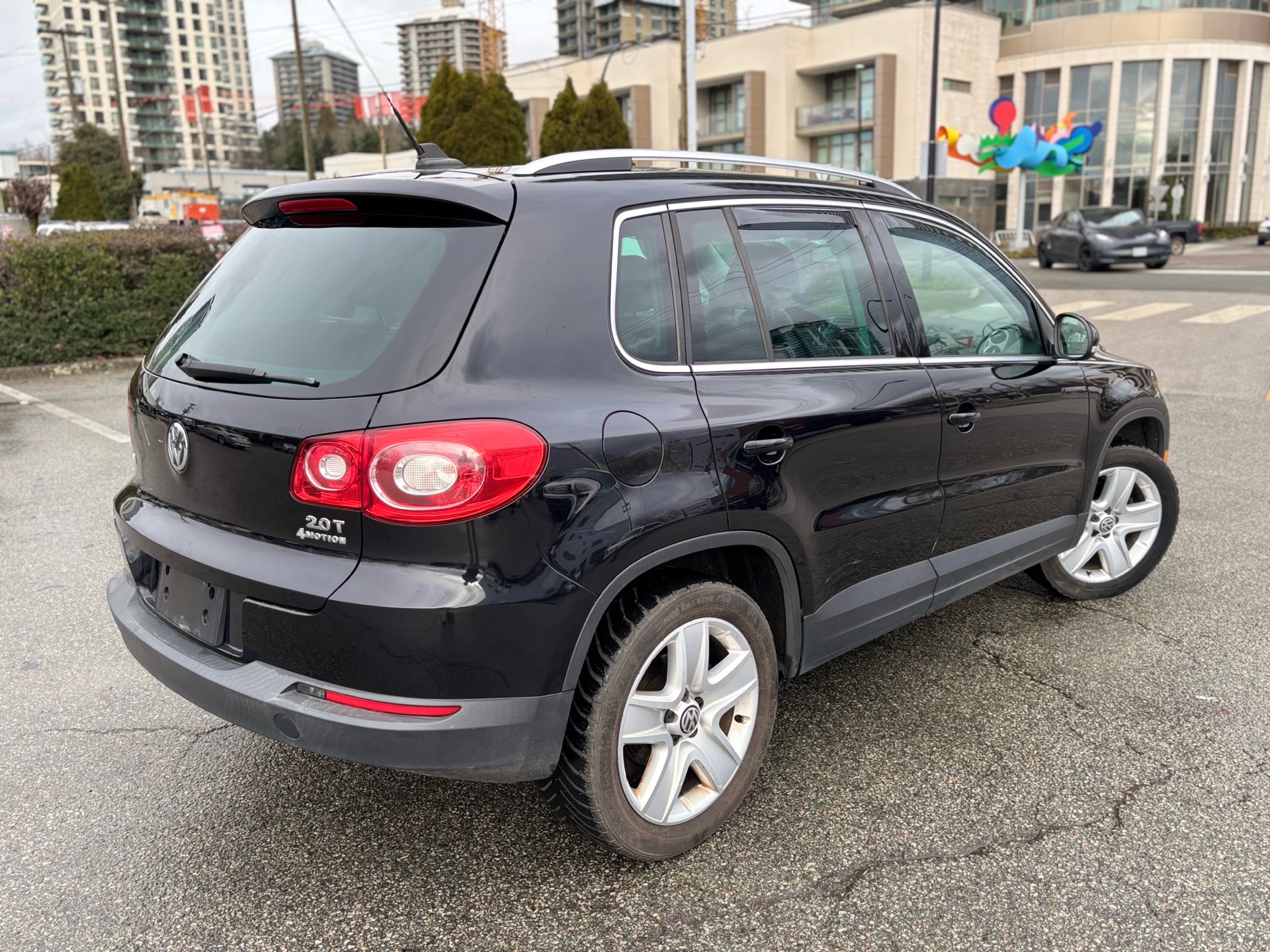 /canwestautoinc/2011-Volkswagen-Tiguan-12194330602371828.jpg