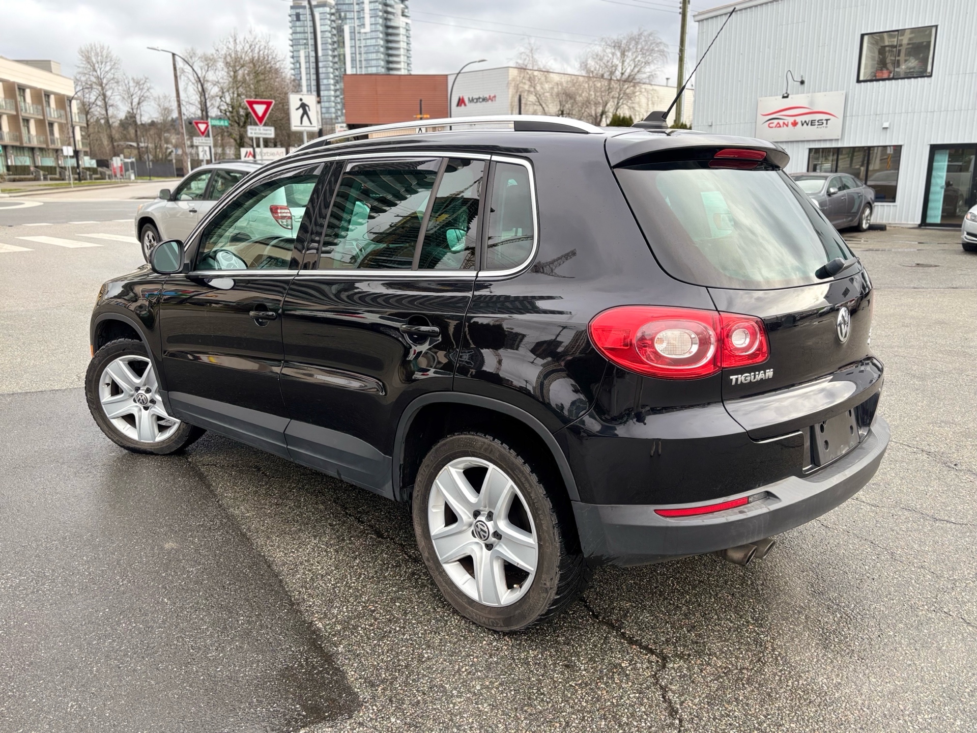 /canwestautoinc/2011-Volkswagen-Tiguan-9000659361790551.jpg
