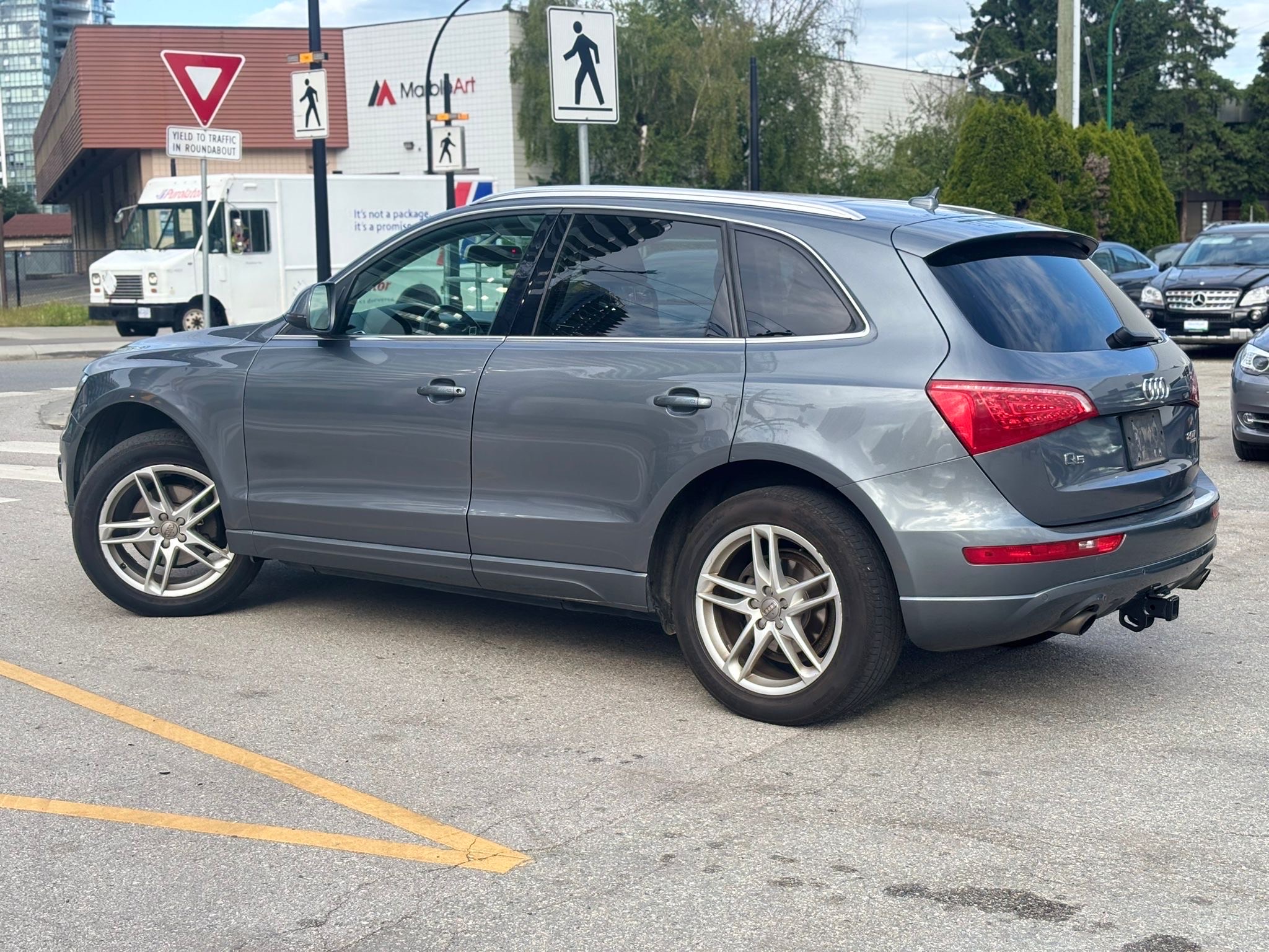 /canwestautoinc/2012-Audi-Q5-3216616329091335.jpg