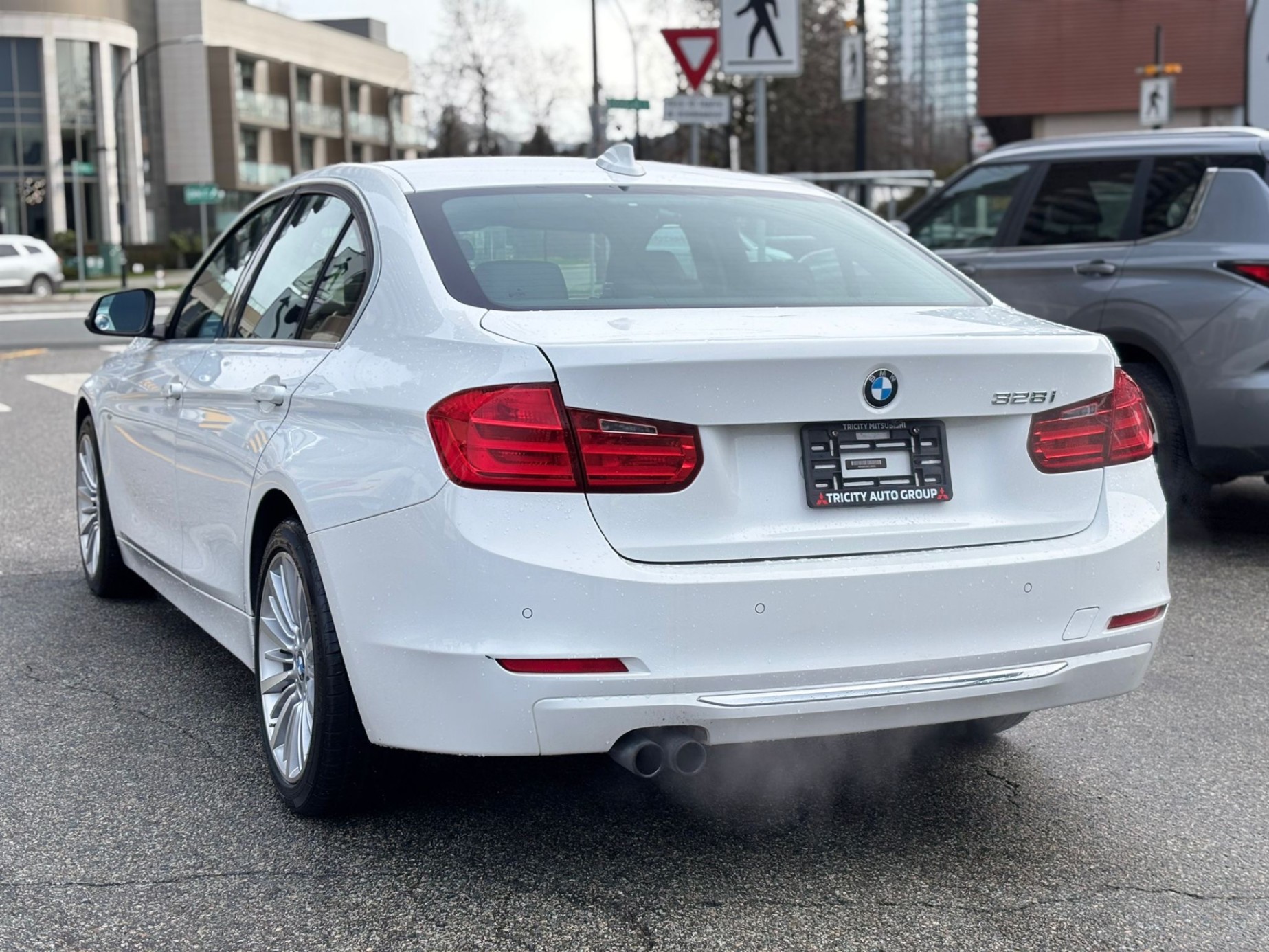 /canwestautoinc/2012-BMW-3-Series-2291859939443872.jpg