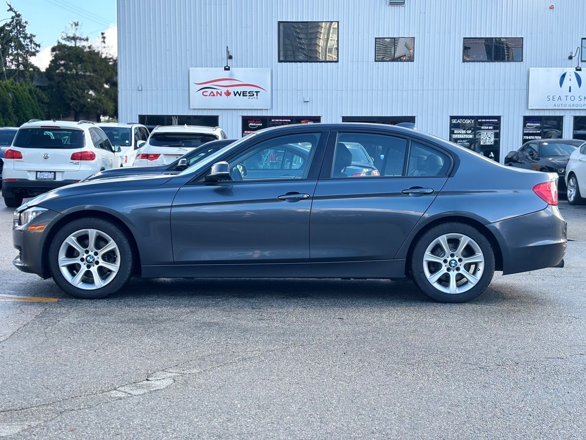 /canwestautoinc/2012-BMW-3Series-05488601342451882.jpg