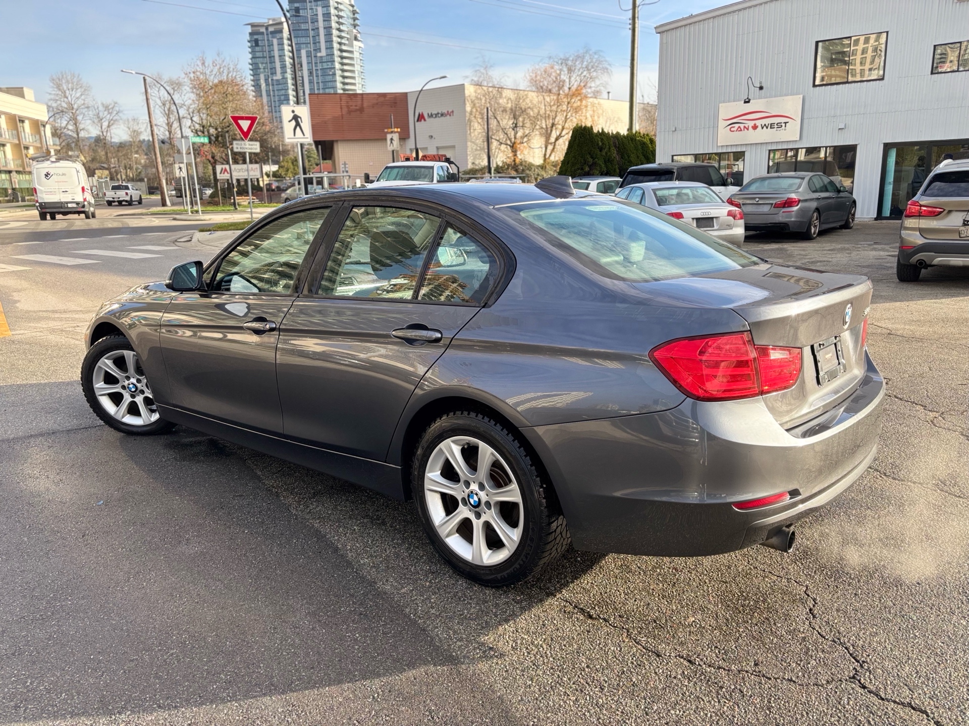 /canwestautoinc/2012-BMW-3Series-20914318699808376.jpg