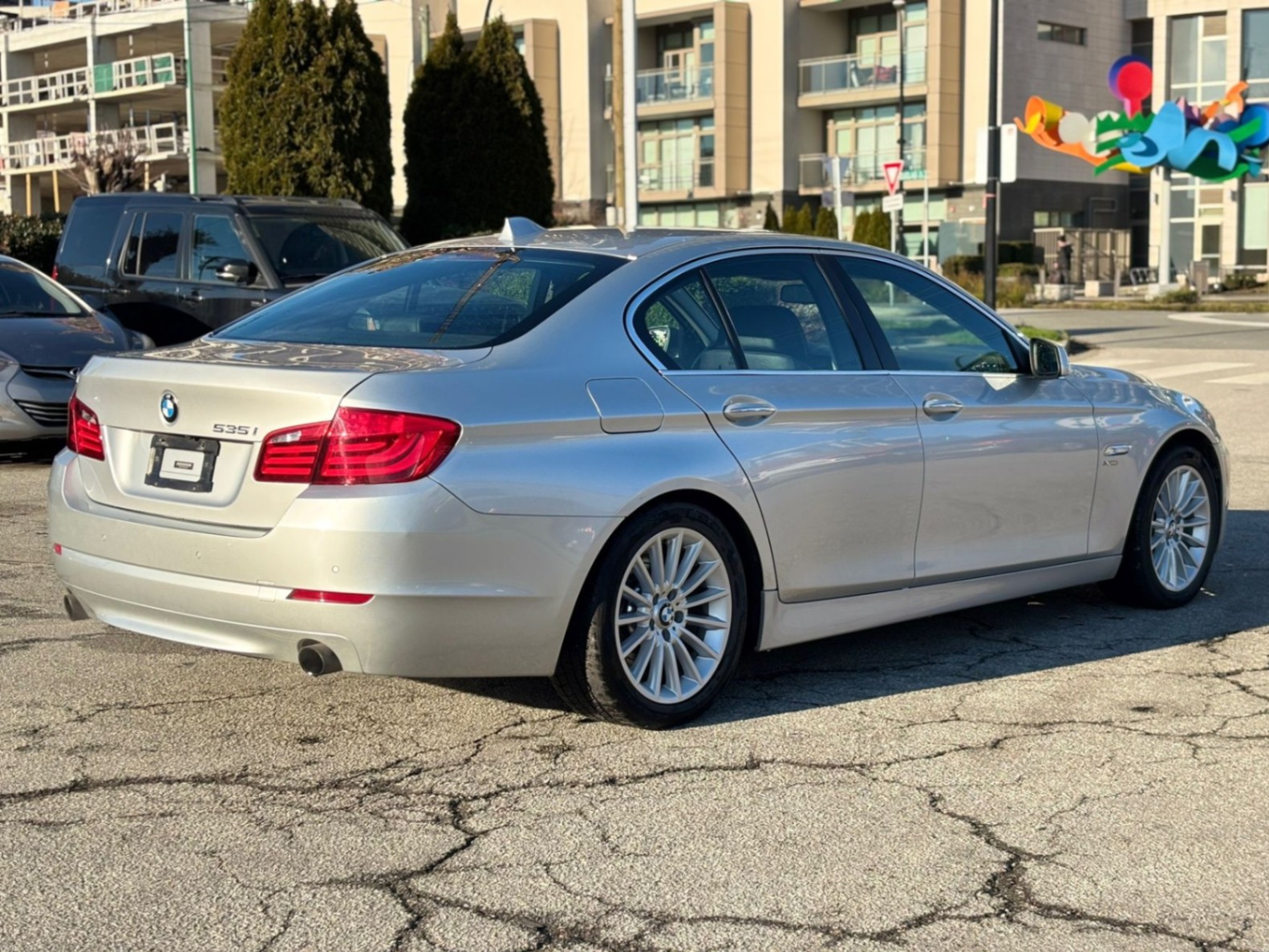 /canwestautoinc/2012-BMW-5-Series-09880147919328475.jpg