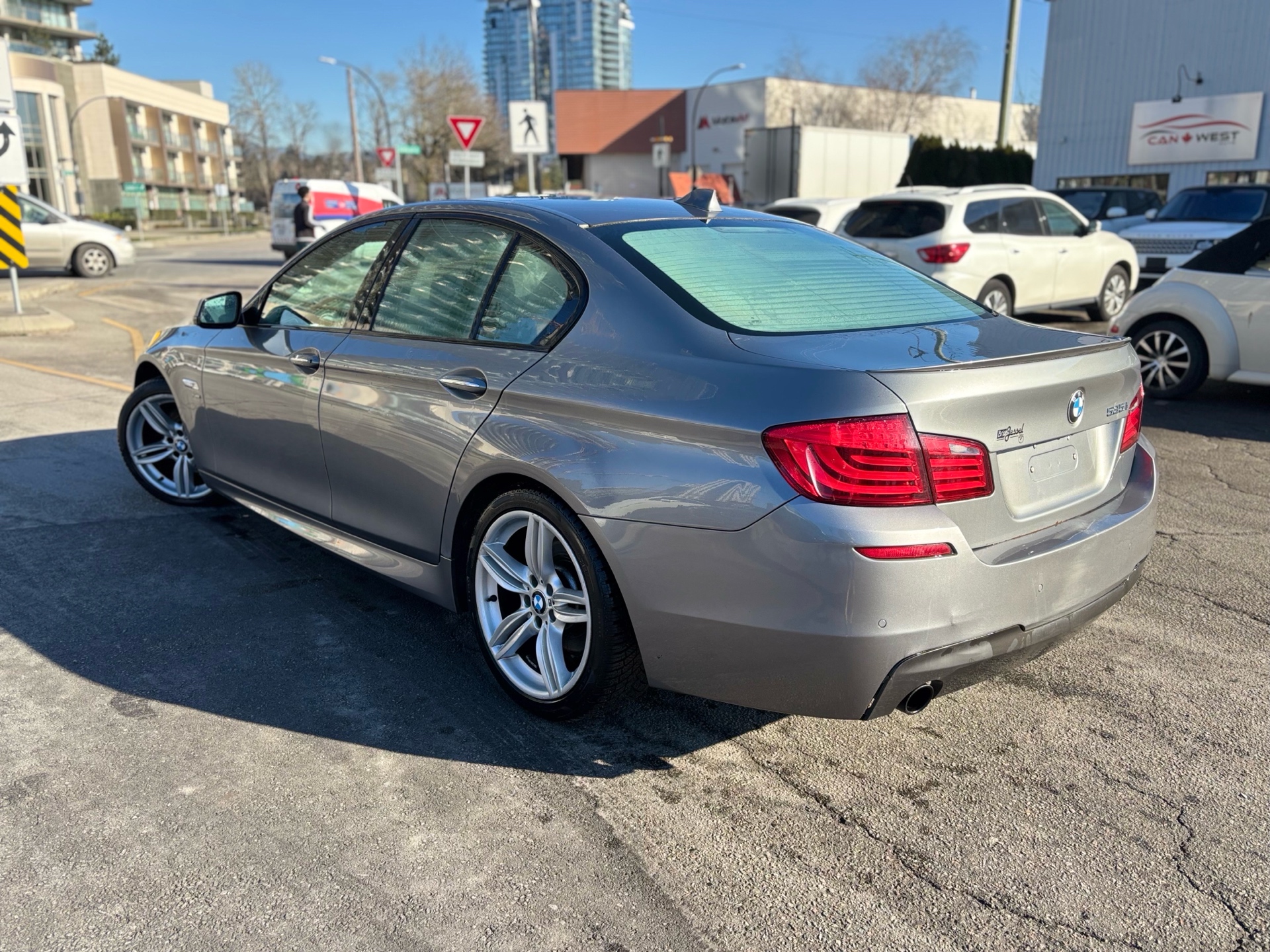 /canwestautoinc/2012-BMW-5Series-32666860840306455.jpg
