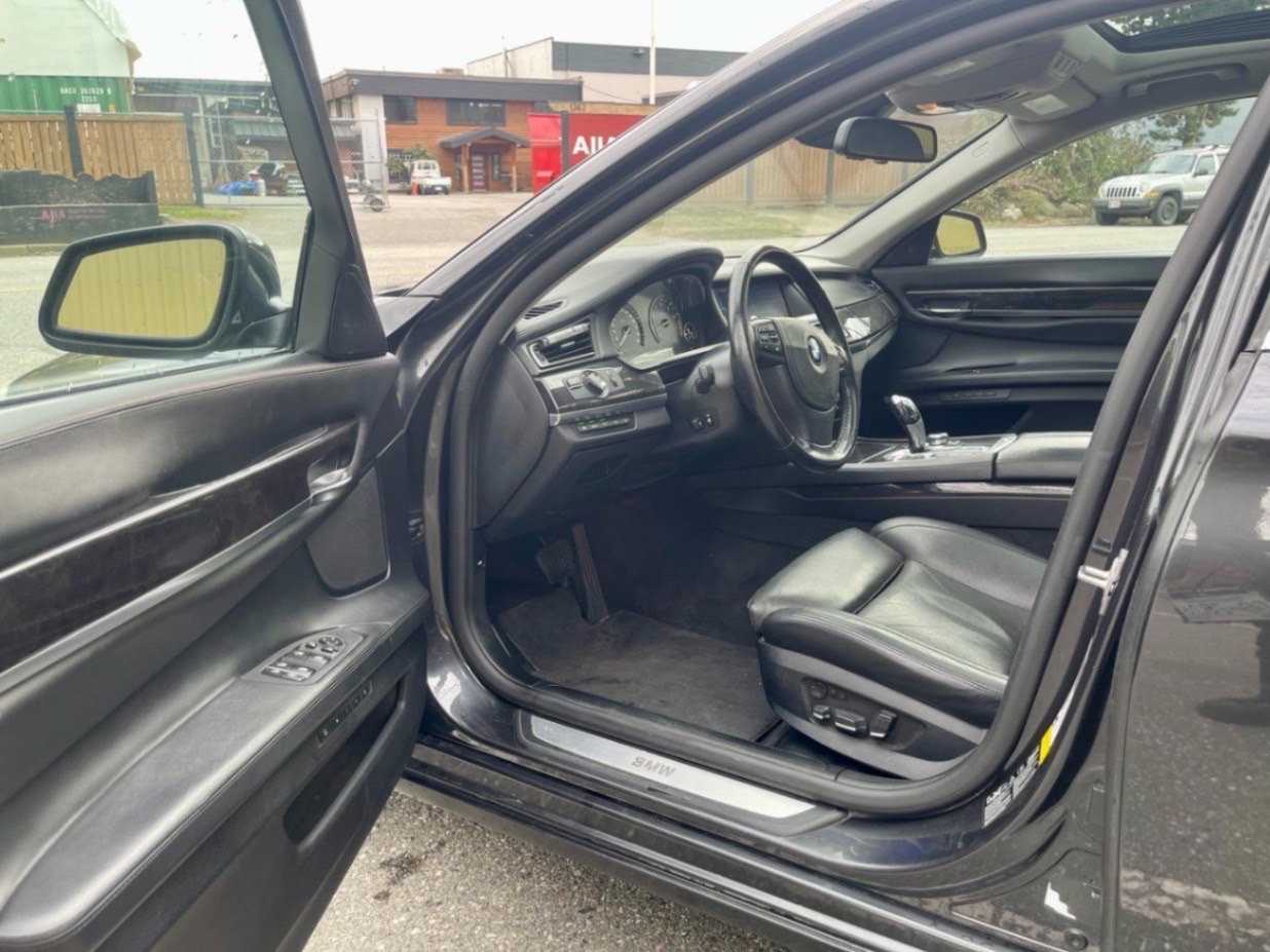 /canwestautoinc/2012-BMW-7Series-755501705988288.jpg