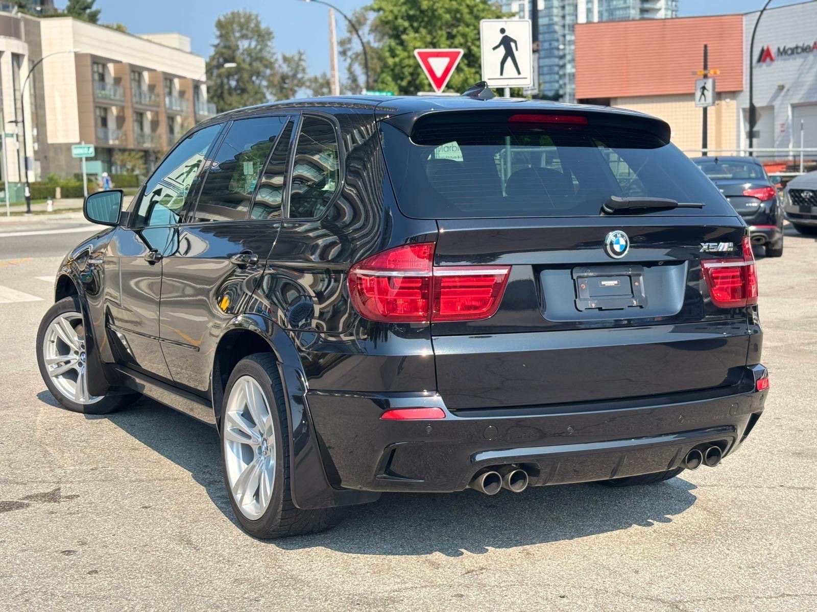 /canwestautoinc/2012-BMW-X5M-29698208657498615.jpg