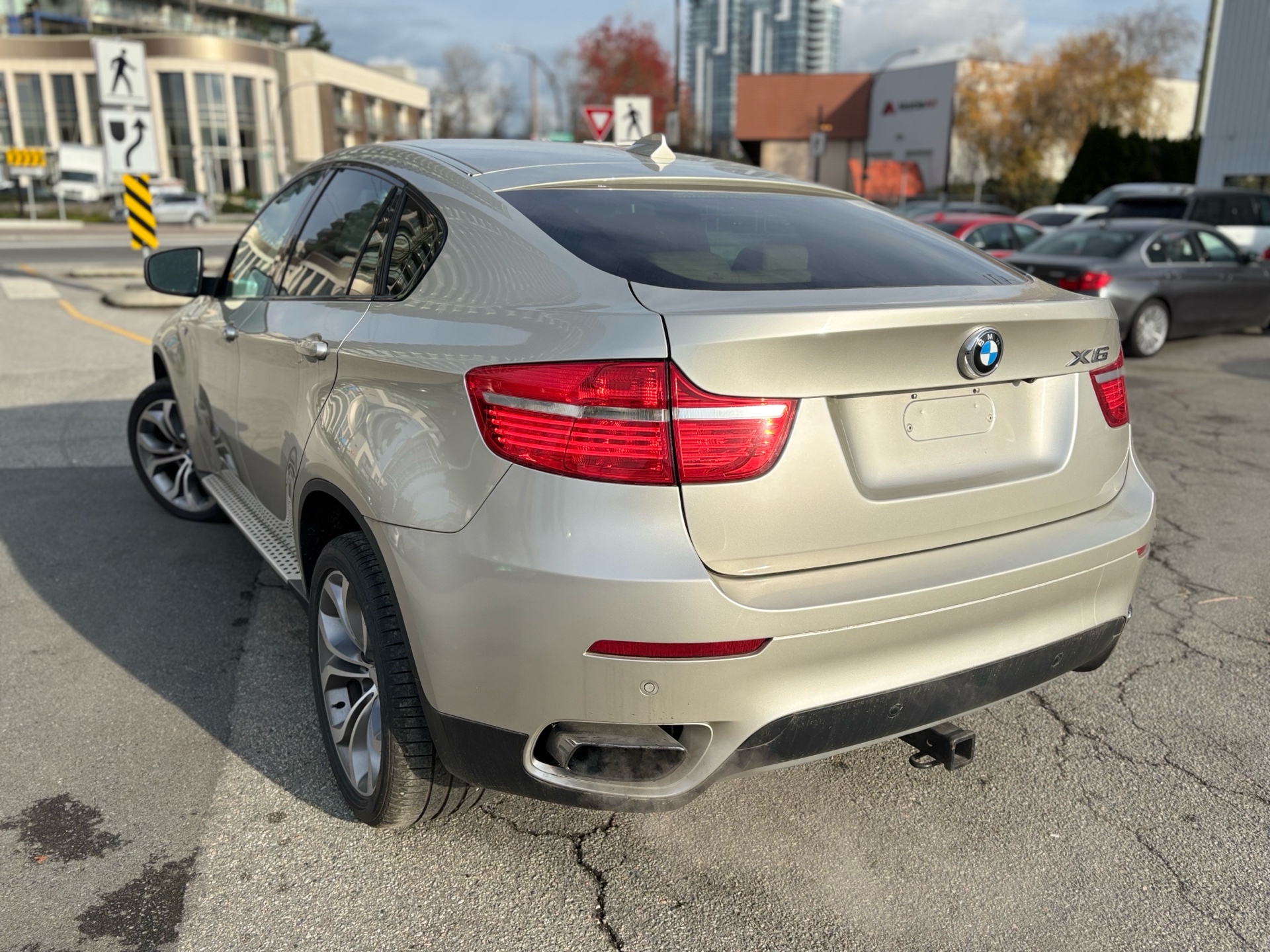 /canwestautoinc/2012-BMW-X6-6485281571726265.jpg