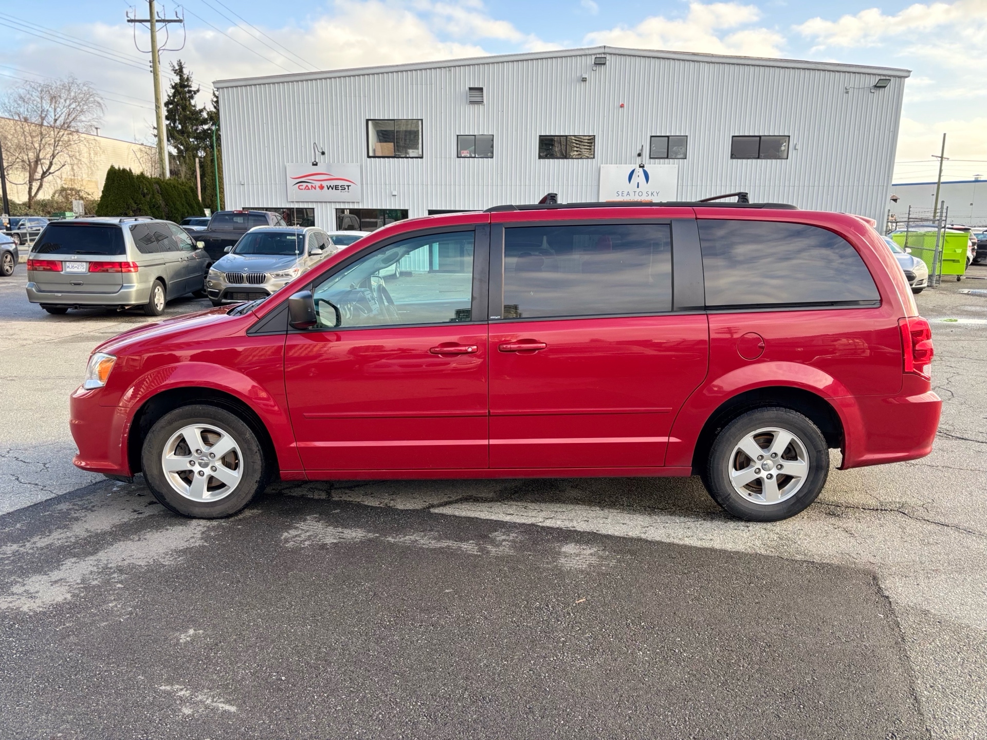 /canwestautoinc/2012-Dodge-GrandCaravan-8556189215825598.jpg