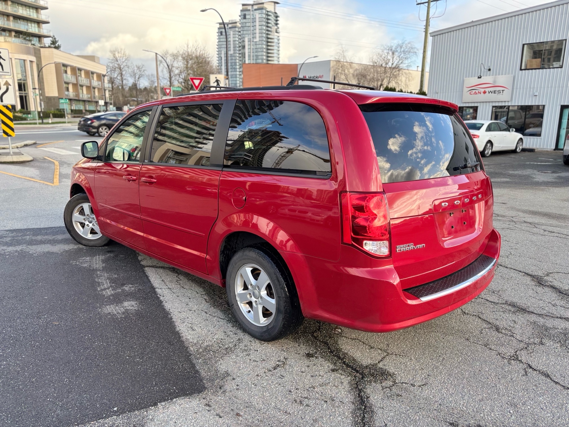 /canwestautoinc/2012-Dodge-GrandCaravan-9197829125925157.jpg