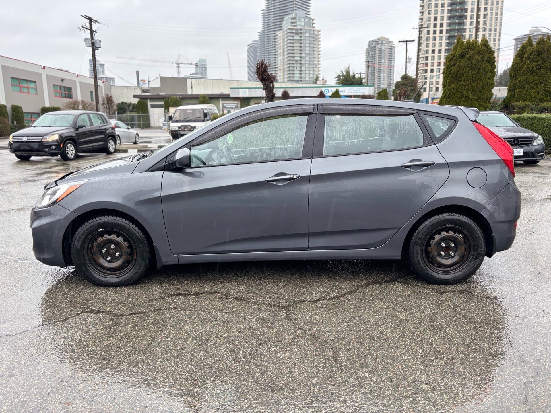 /canwestautoinc/2012-Hyundai-Accent-8852044040009706.jpg
