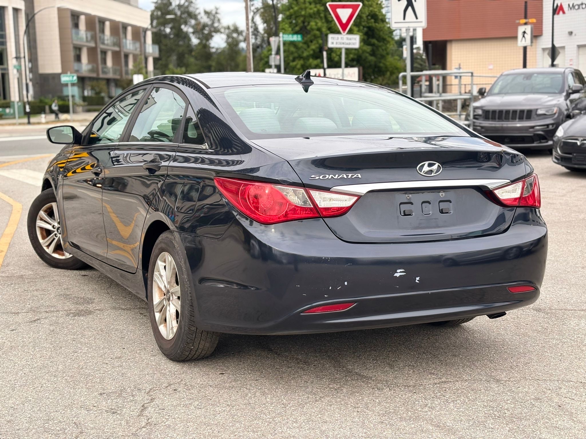 /canwestautoinc/2012-Hyundai-Sonata-1909007743424489.jpg