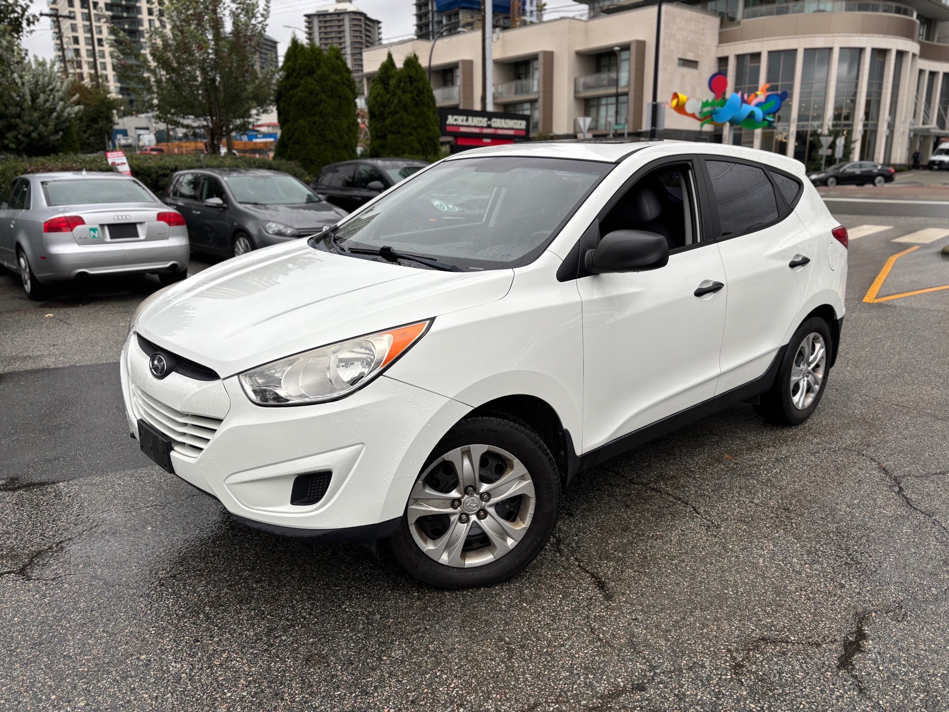 /canwestautoinc/2012-Hyundai-Tucson-24705368190222776.jpg