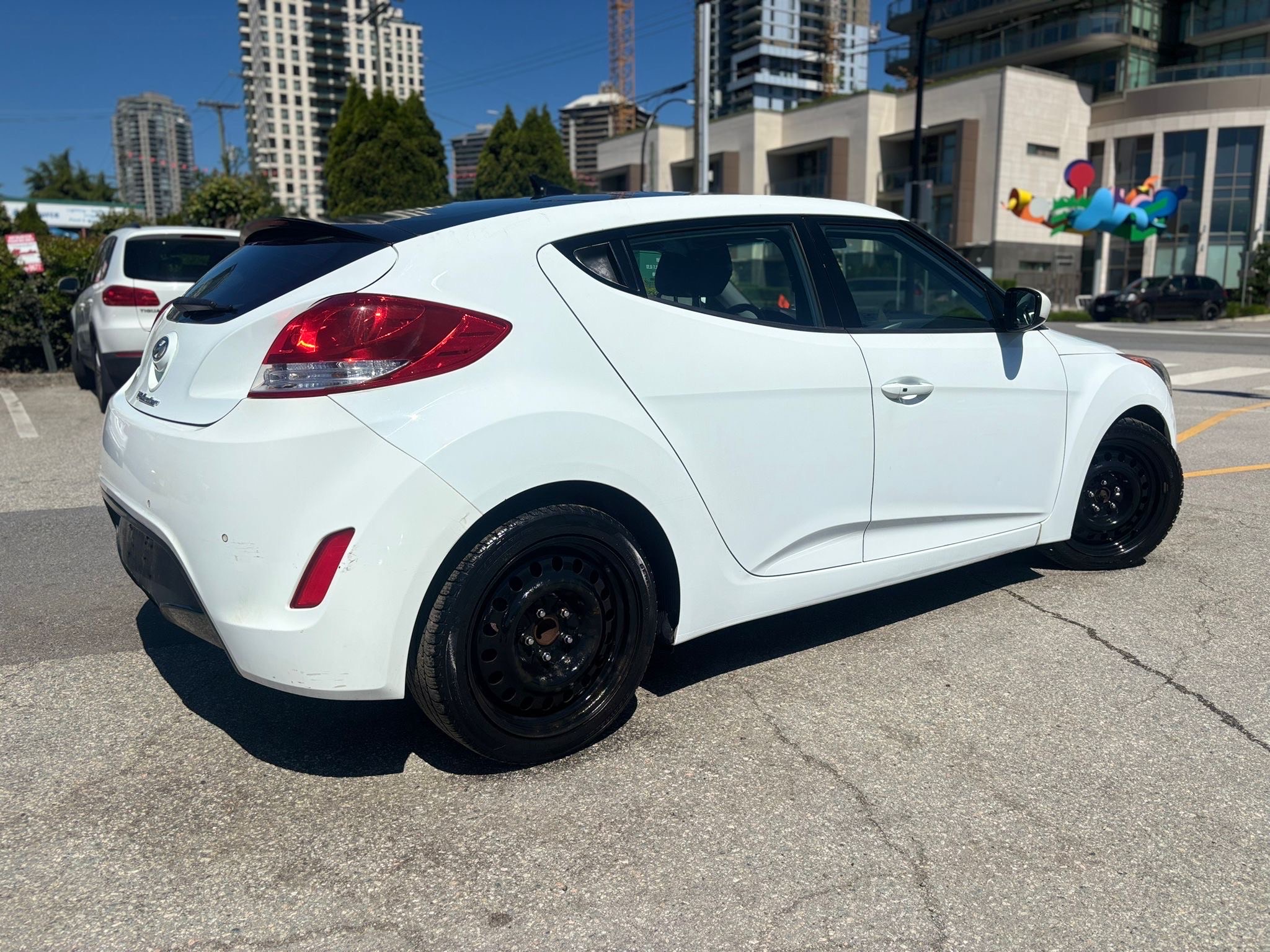 /canwestautoinc/2012-Hyundai-Veloster-2725929856513767.jpg