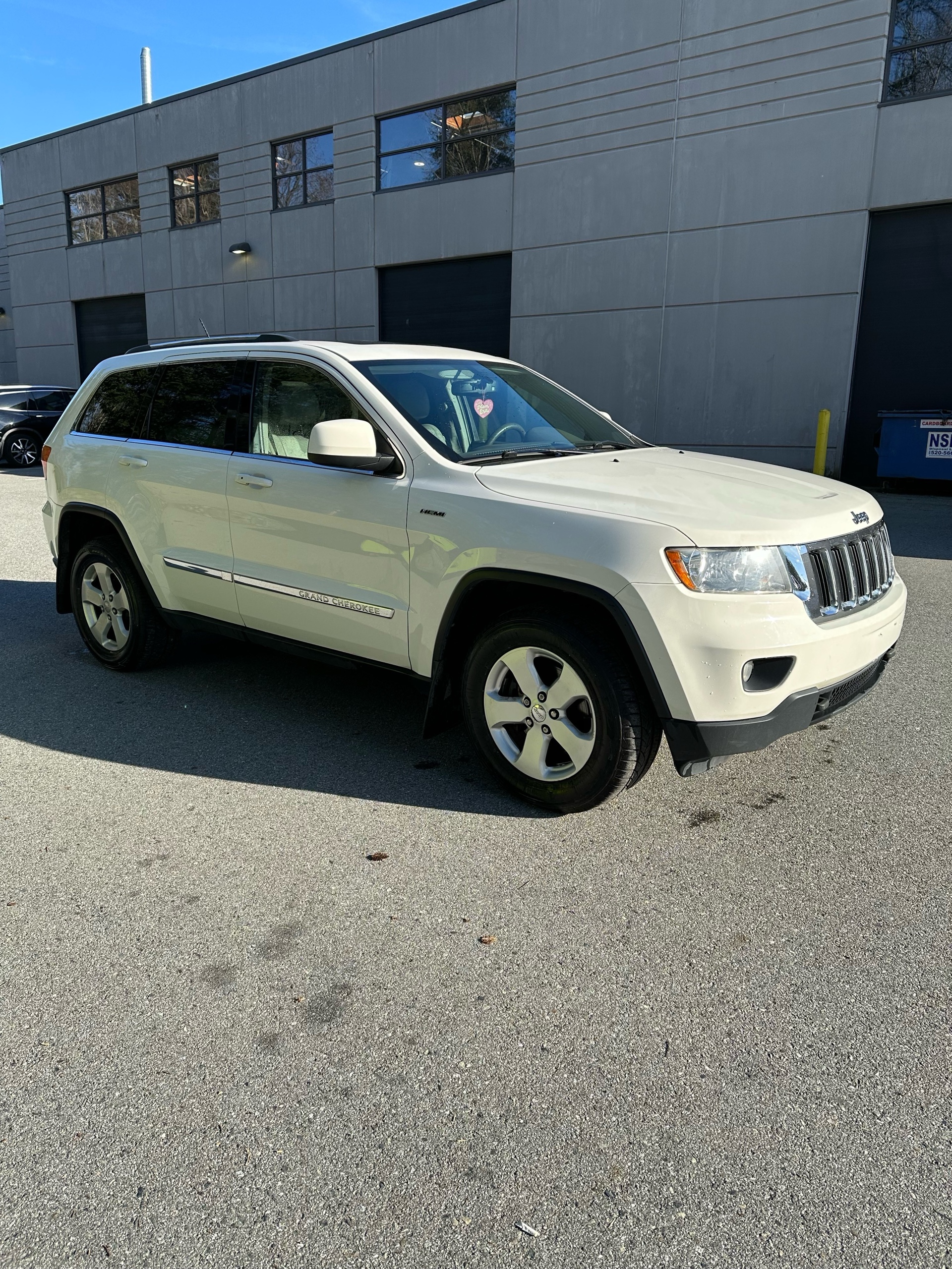 /canwestautoinc/2012-Jeep-GrandCherokee-24383139384465236.jpg