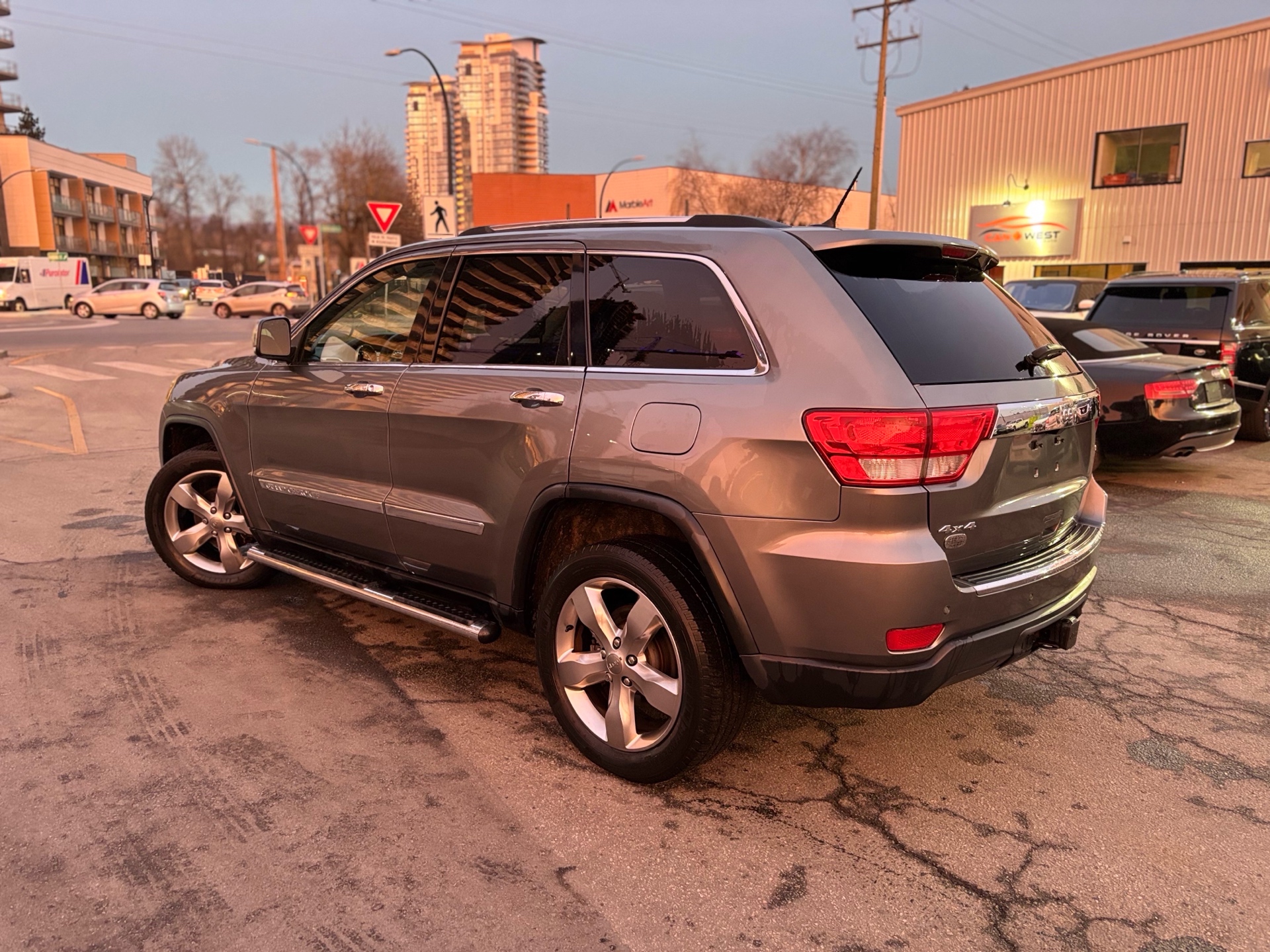 /canwestautoinc/2012-Jeep-GrandCherokee-4770296383954151.jpg