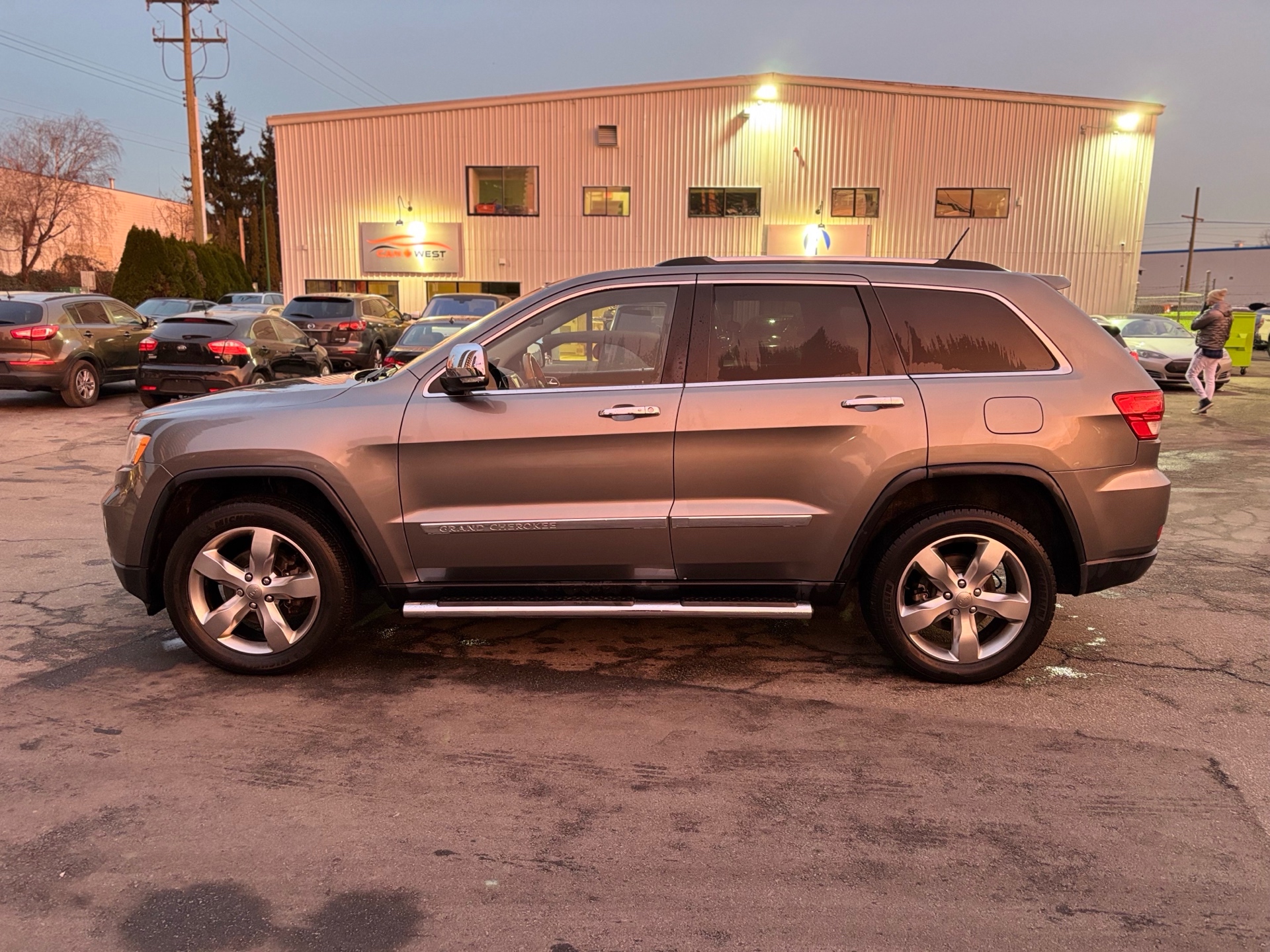 /canwestautoinc/2012-Jeep-GrandCherokee-7178434050145412.jpg