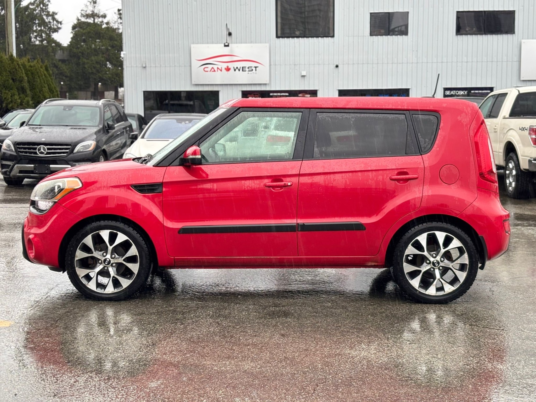 /canwestautoinc/2012-Kia-Soul-15547156270557827.jpg