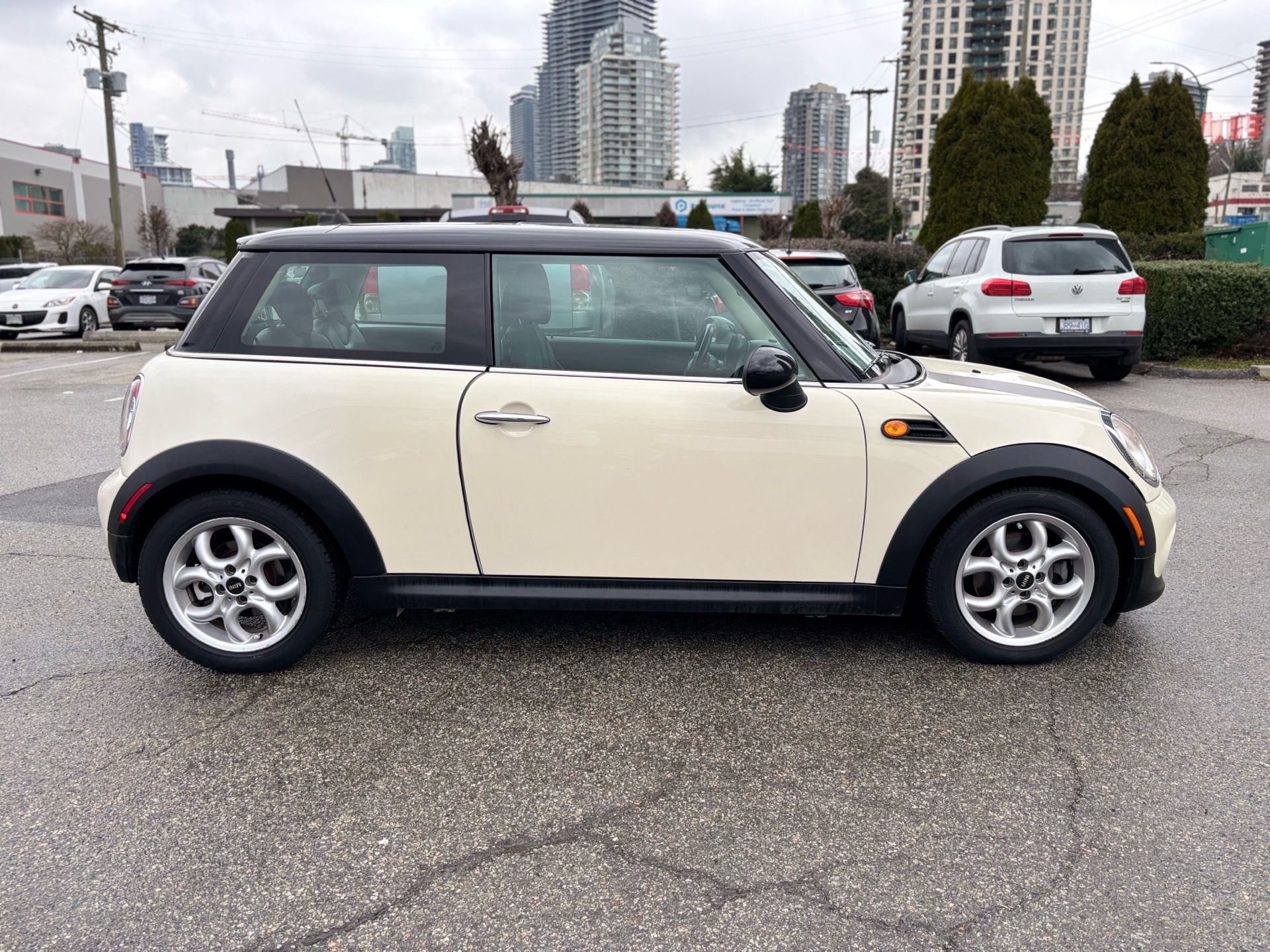 /canwestautoinc/2012-MINI-CooperHardtop-37307850135450726.jpg