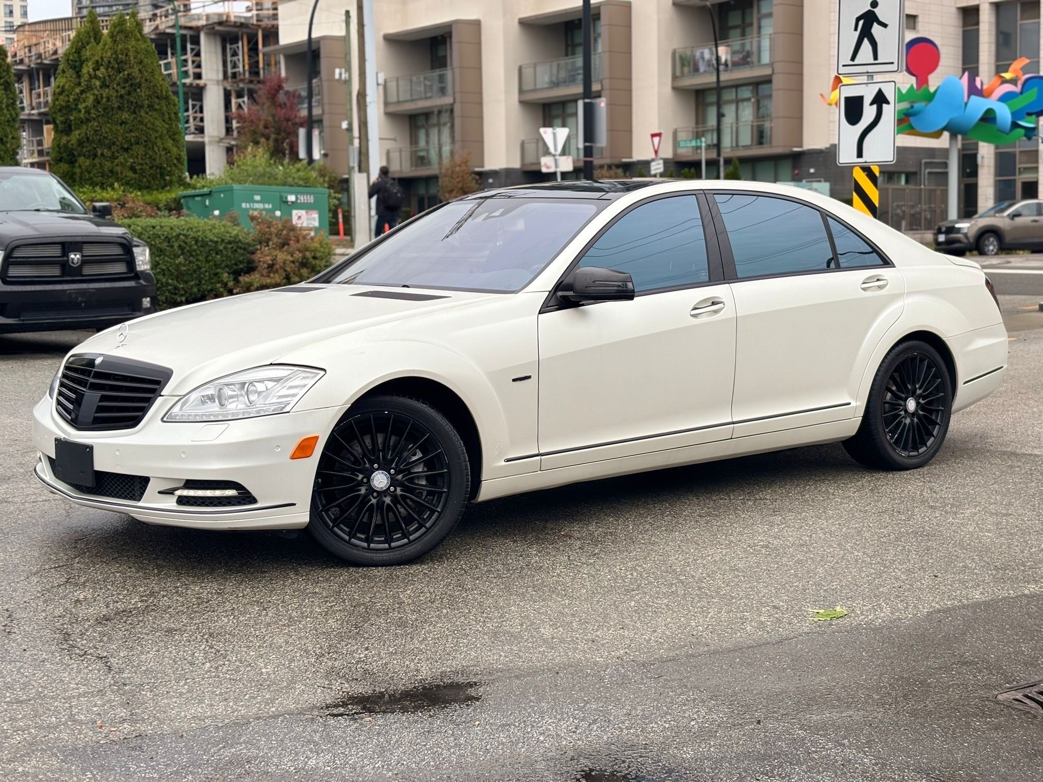 /canwestautoinc/2012-Mercedes-Benz-S-Class-03024618649700872.jpg