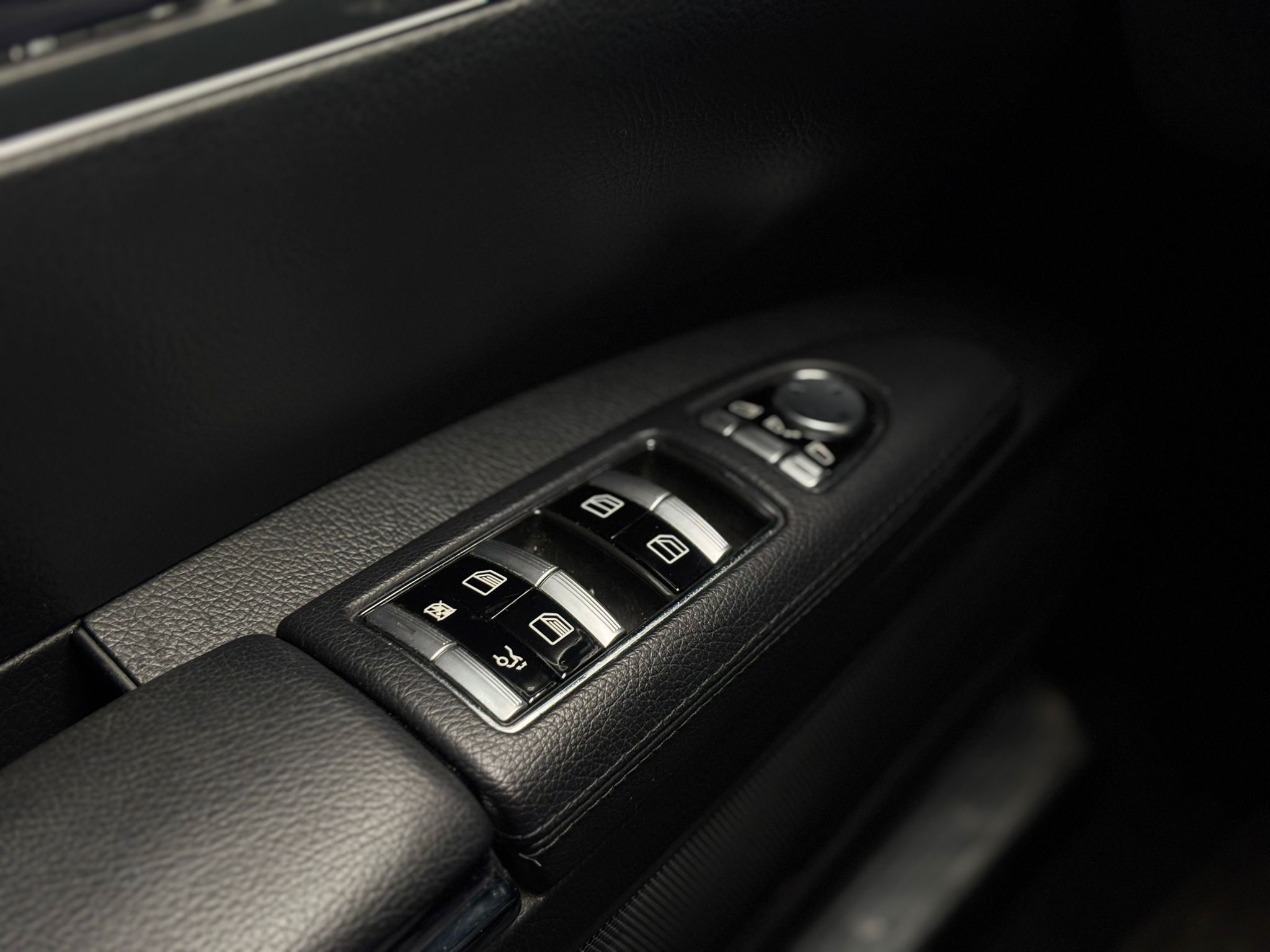 /canwestautoinc/2012-Mercedes-Benz-S-Class-7682979898140896.jpg