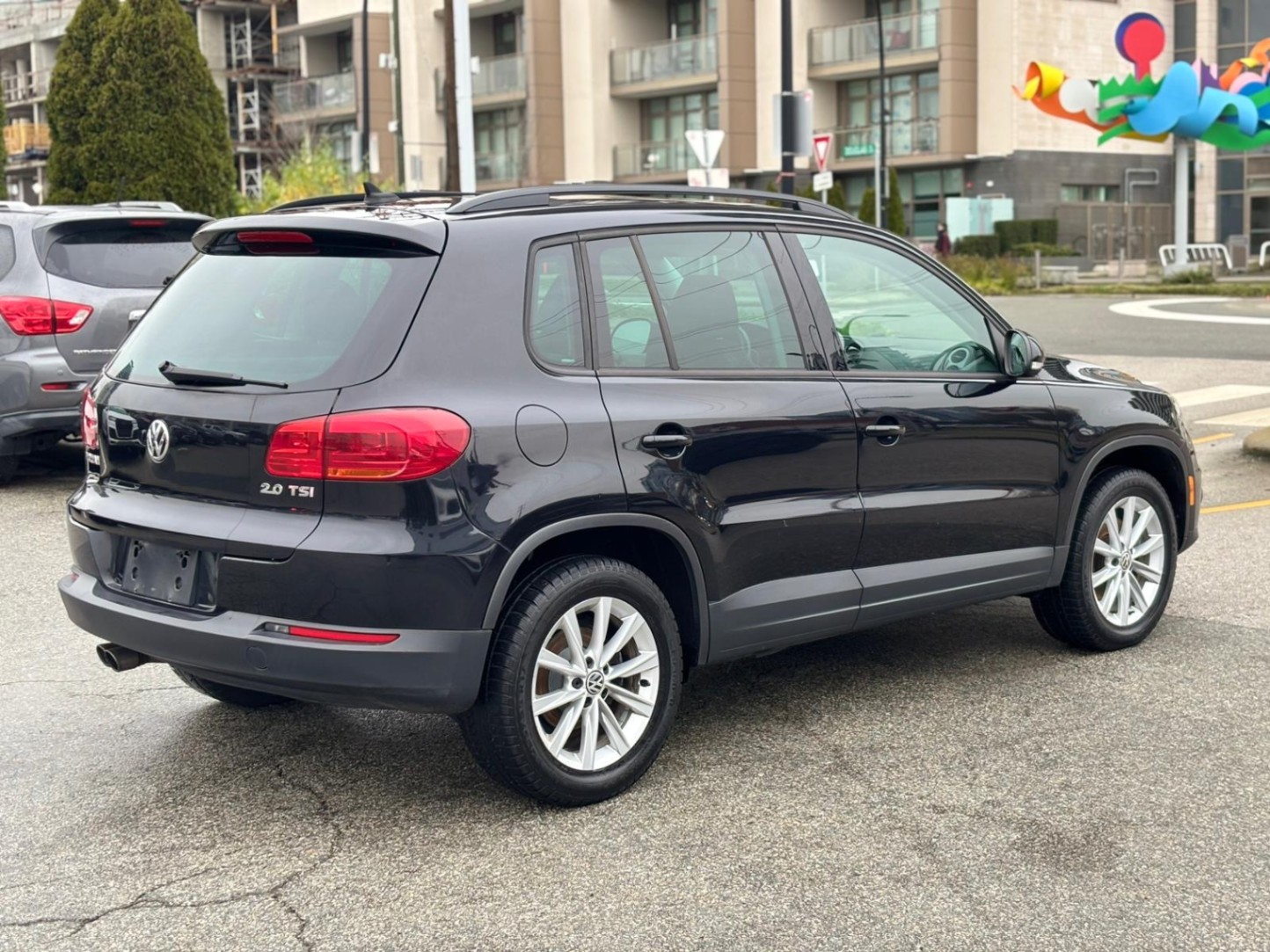 /canwestautoinc/2012-Volkswagen-Tiguan-1302319480261822.jpg