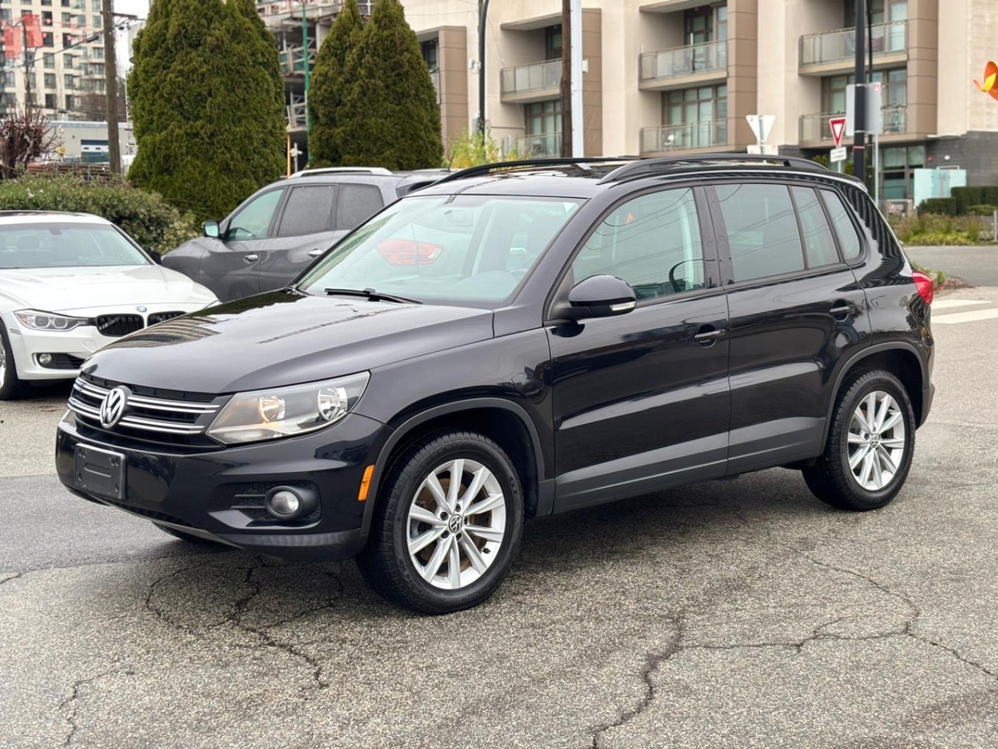 /canwestautoinc/2012-Volkswagen-Tiguan-2311708339460521.jpg