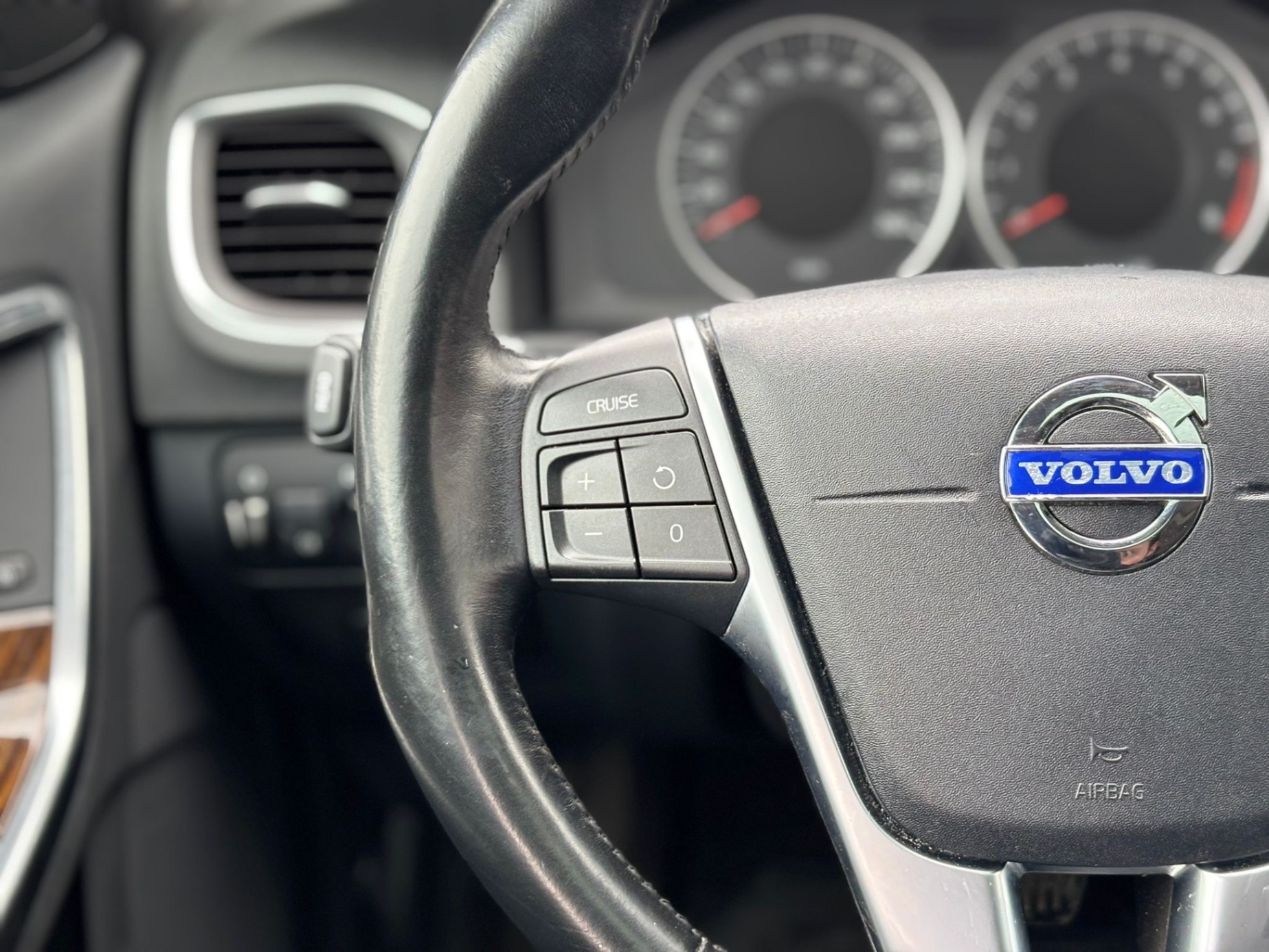 /canwestautoinc/2012-Volvo-S60-009822720016887887.jpg