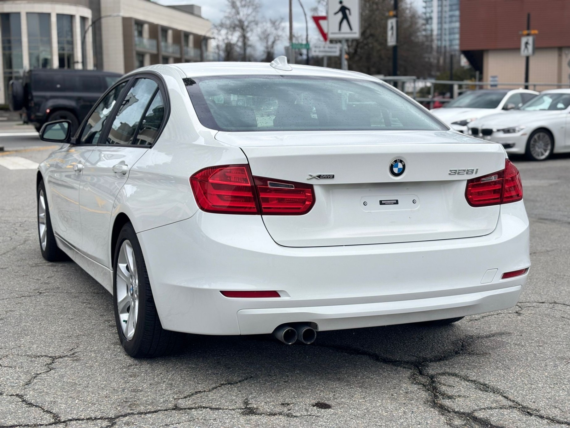 /canwestautoinc/2013-BMW-3-Series-24300231540950445.jpg
