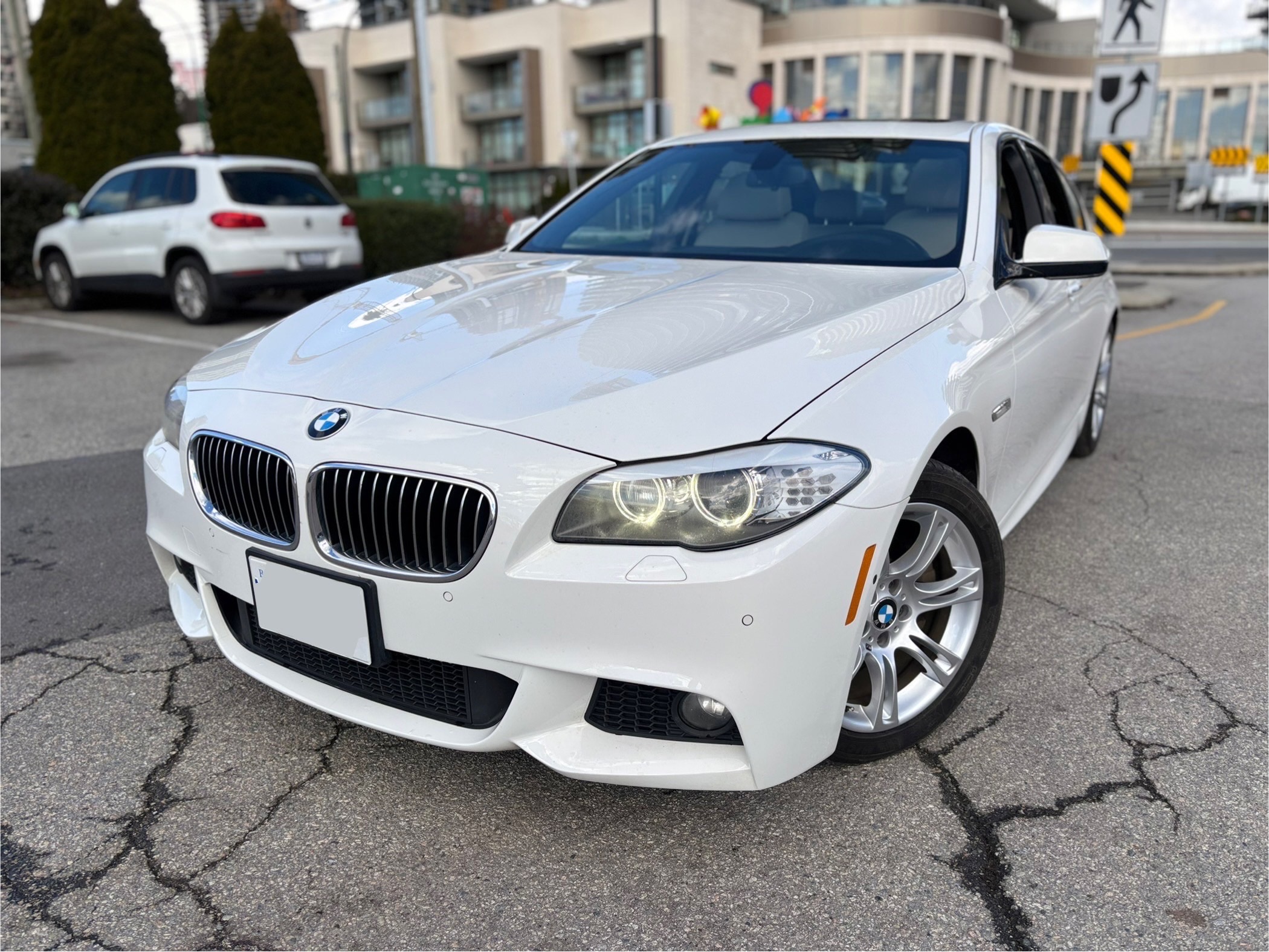 /canwestautoinc/2013-BMW-5Series-5351713573895394.jpg