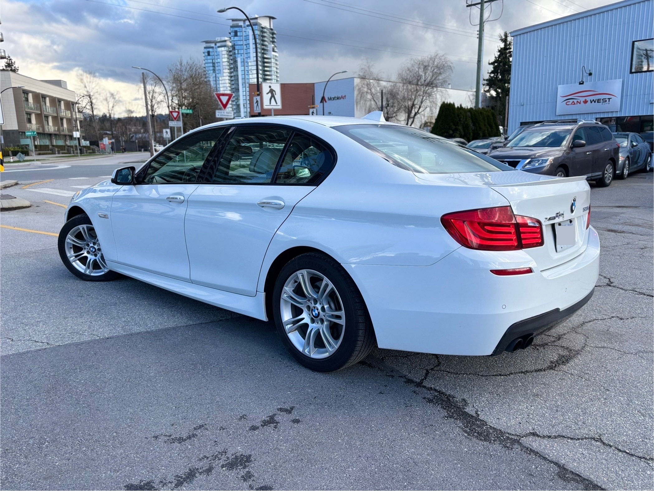 /canwestautoinc/2013-BMW-5Series-728148187046437.jpg